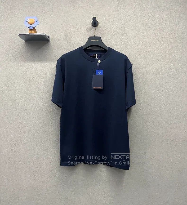 Louis Vuitton Louis Vuitton Solid Logo Crew Neck Short Sleeve Size US M / EU 48-50 / 2 - 1 Thumbnail