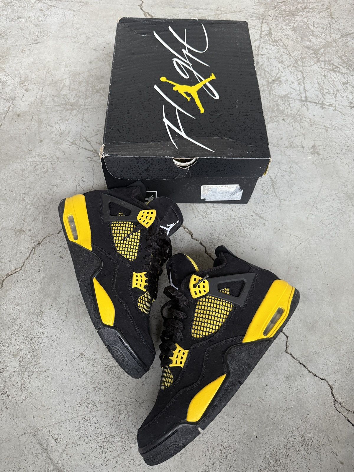 Jordan Brand Jordan 4 Thunder Size US 12 / EU 45 - 1 Thumbnail