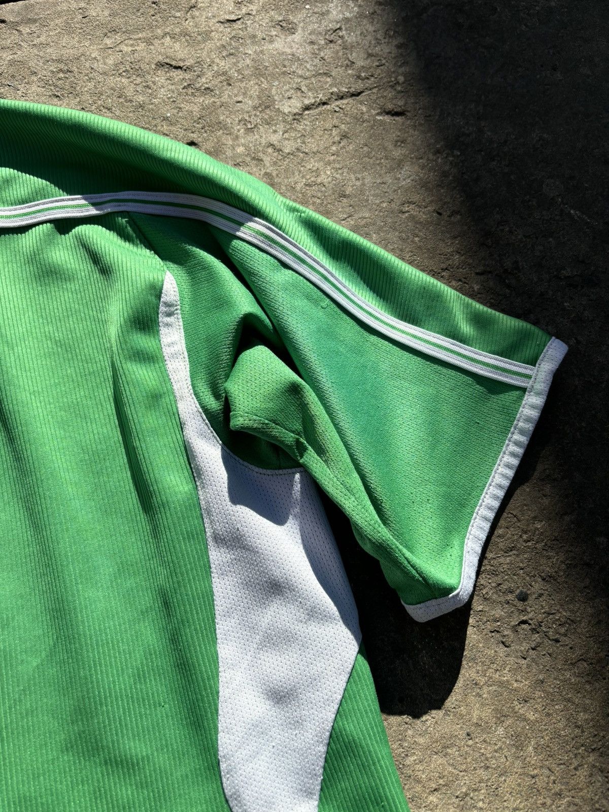 Umbro Vintage Umbro Celtic Archie 5 Carling Jersey Size US L / EU 52-54 / 3 - 13 Thumbnail