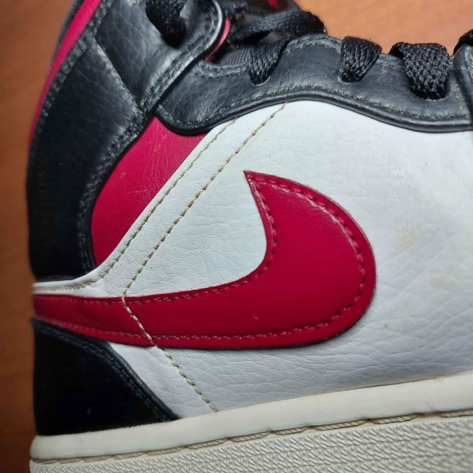 Jordan Brand Size 8 - Nike Air Jordan 1 Mid Noble Red - Fast Shipping Size US 8 / EU 41 - 5 Thumbnail