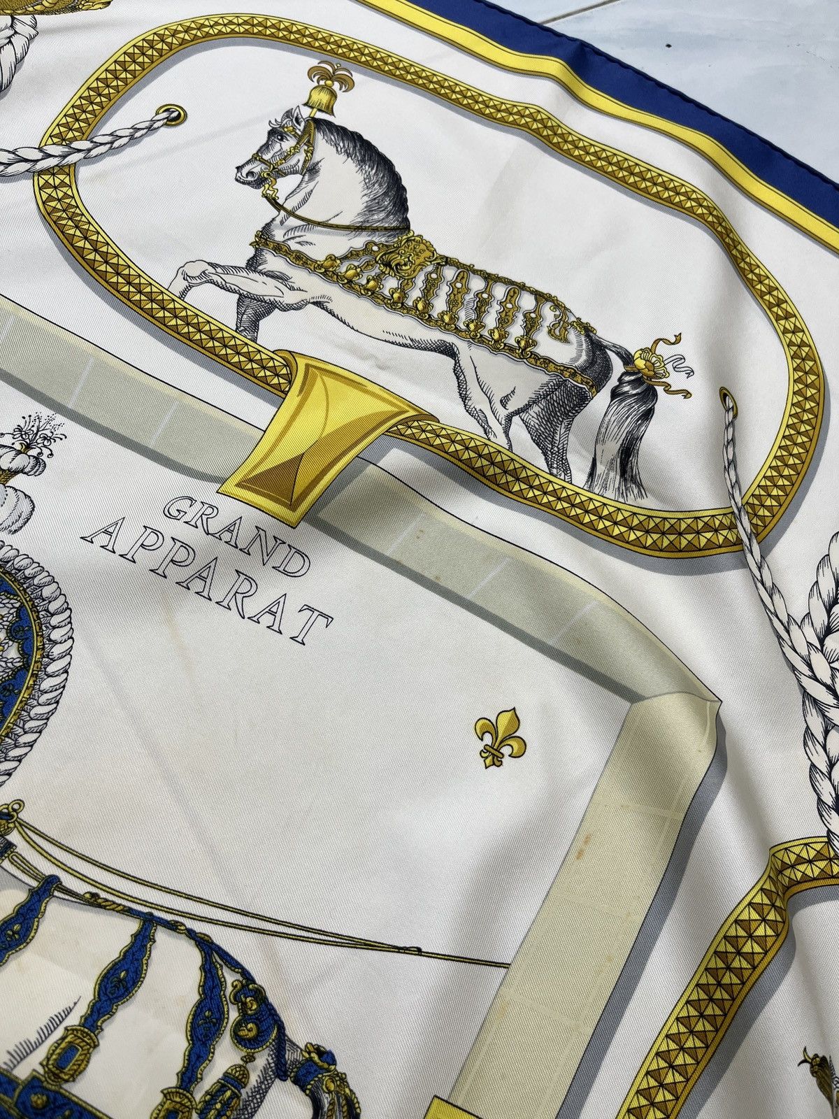 Hermes 💥💥🔥STEALS HERMES SILK SCARF Size ONE SIZE - 17 Thumbnail