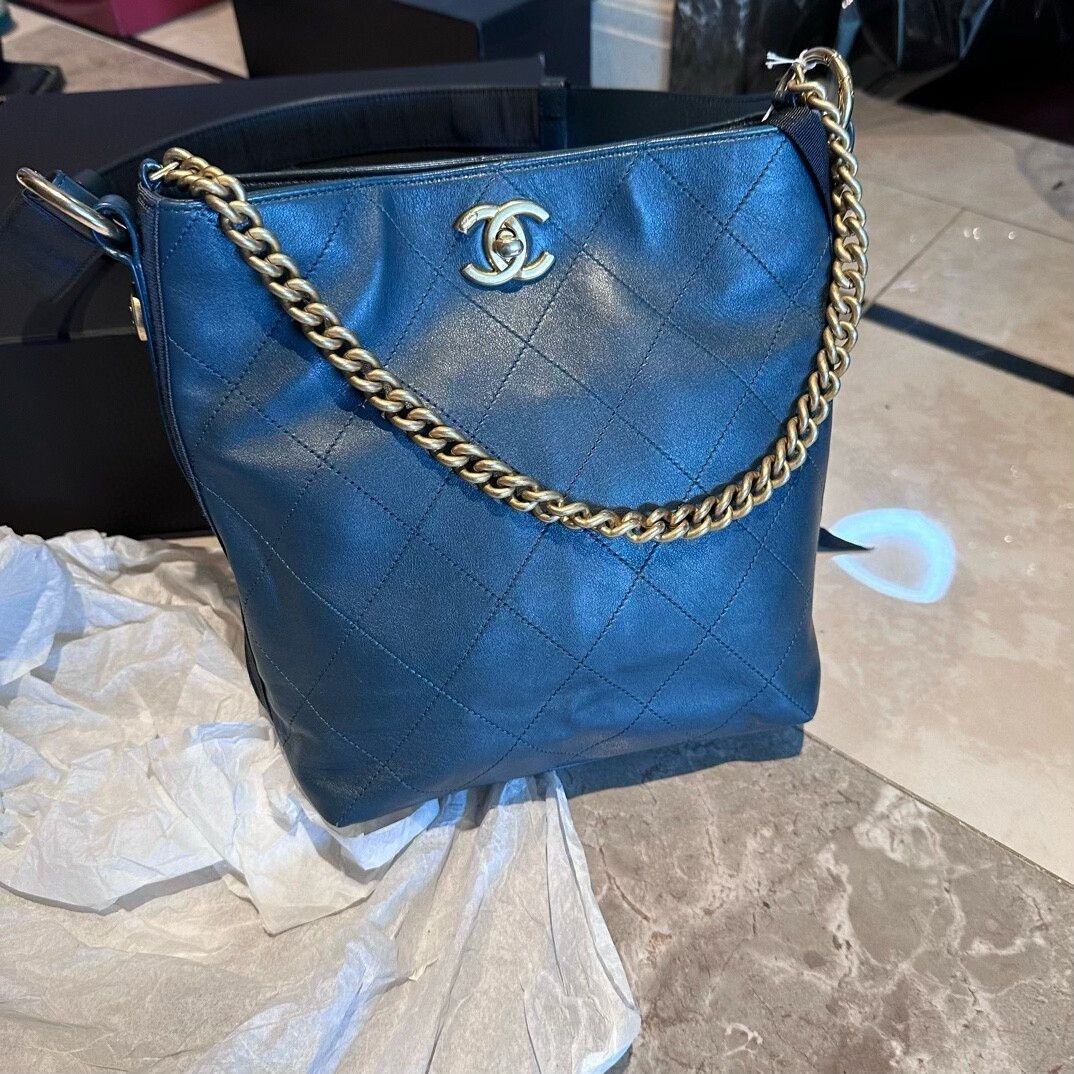 Chanel Pre-loved Bag Very good condition Size ONE SIZE - 1 Thumbnail