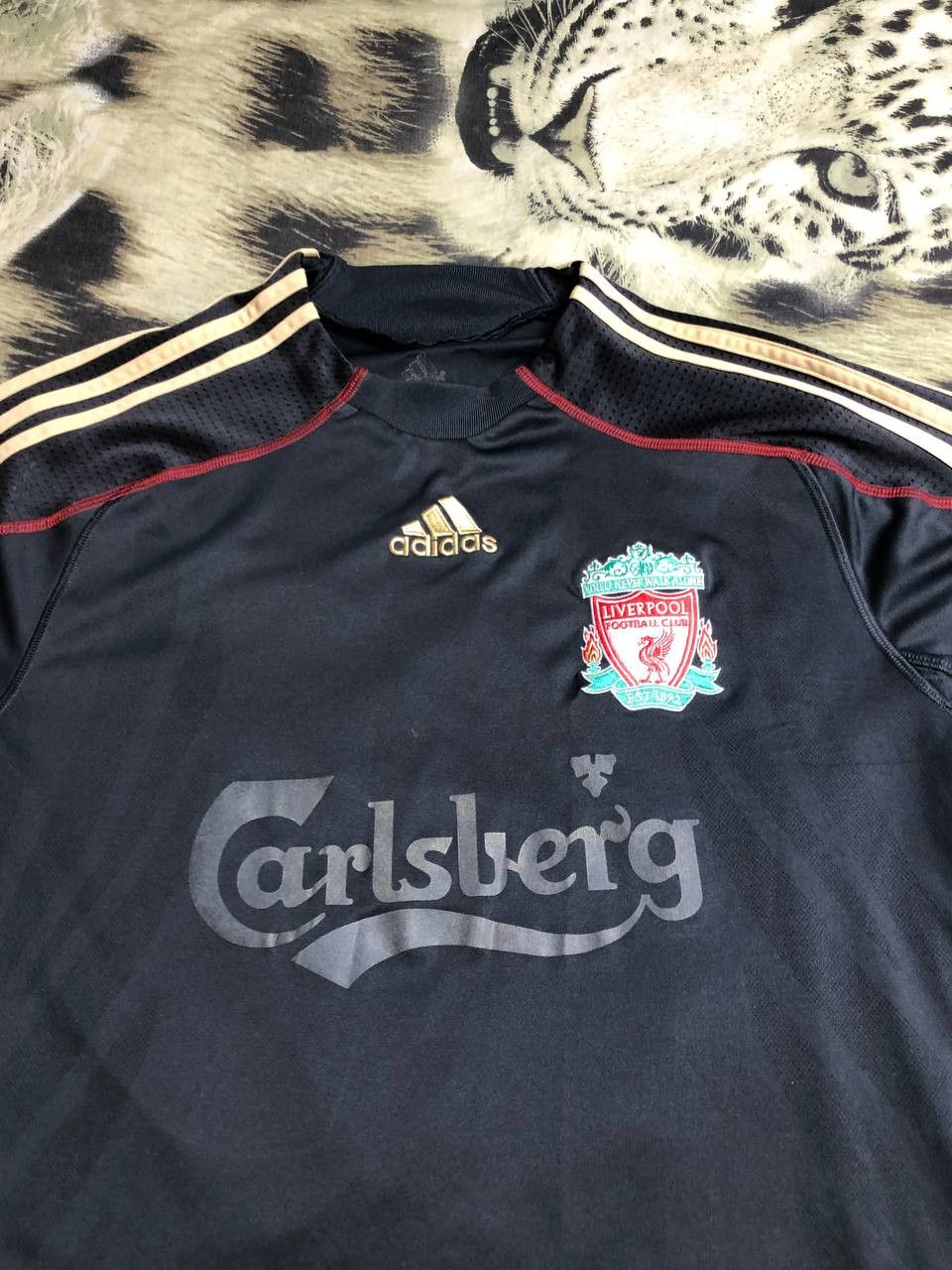 Adidas ADIDAS LIVERPOOL Men FOOTBALL SHIRT JERSEY Size US M / EU 48-50 / 2 - 8 Thumbnail