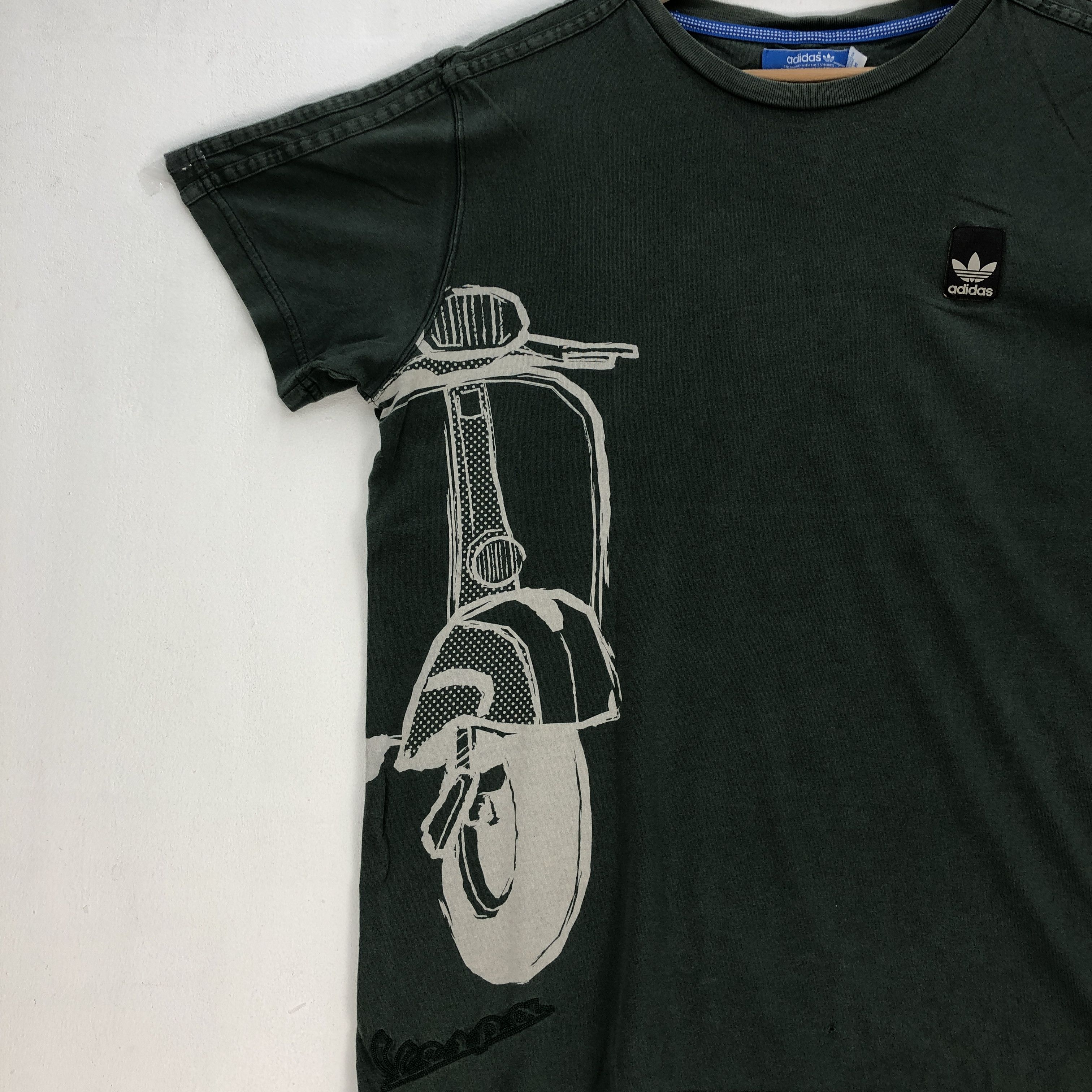 Japanese Brand Vintage Adidas T Shirt Adidas Trefoil Vespa Tees Size US L / EU 52-54 / 3 - 3 Thumbnail
