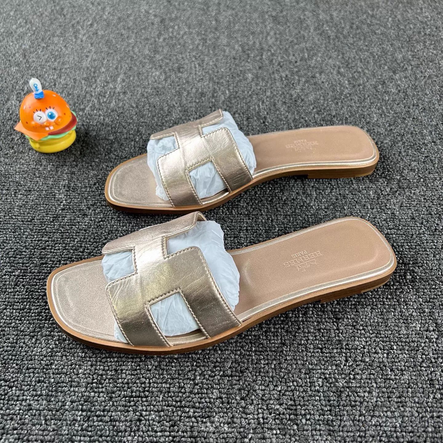 Hermes Hermes Gold H Slippers Size 38 Size US 7.5 / IT 37.5 - 1 Thumbnail