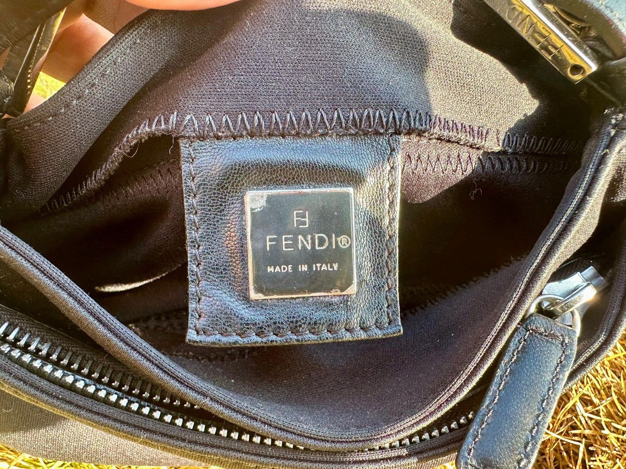 Fendi Authentic Fendi Mamma Baguette Black Neoprane Shoulder Bag Size ONE SIZE - 9 Thumbnail