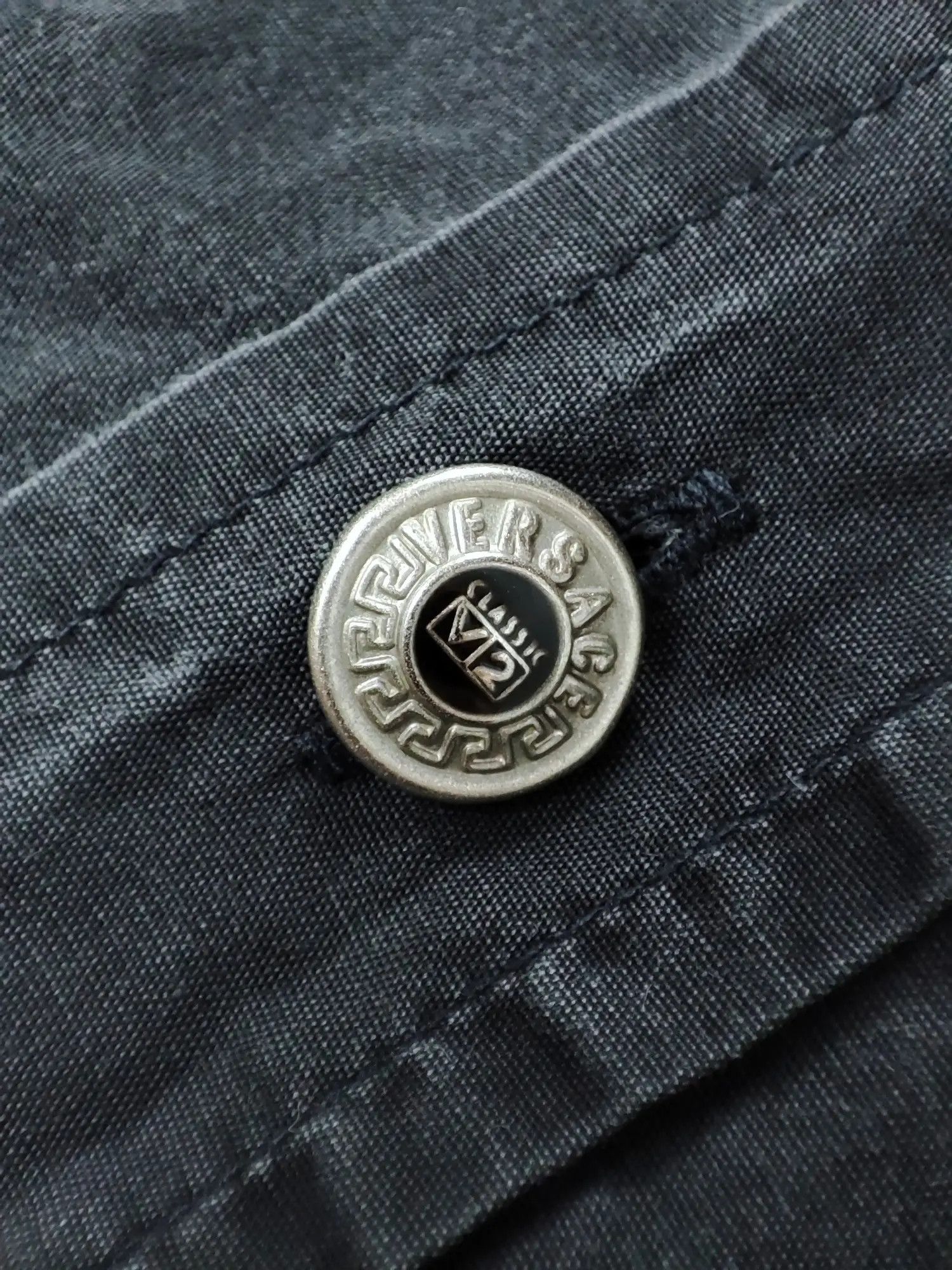 Versace × Versace Jeans Couture × Vintage Versace Classic V2 Faded shirt Size US M / EU 48-50 / 2 - 15 Thumbnail