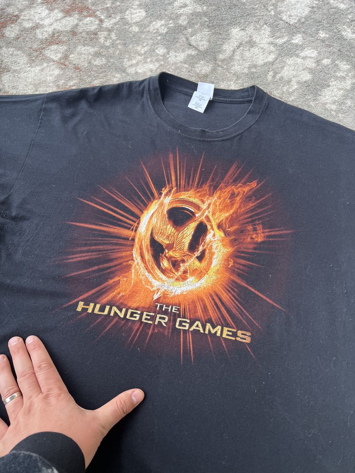 Other The Hunger Games 2012 Vintage Tee Size US XL / EU 56 / 4 - 2 Thumbnail