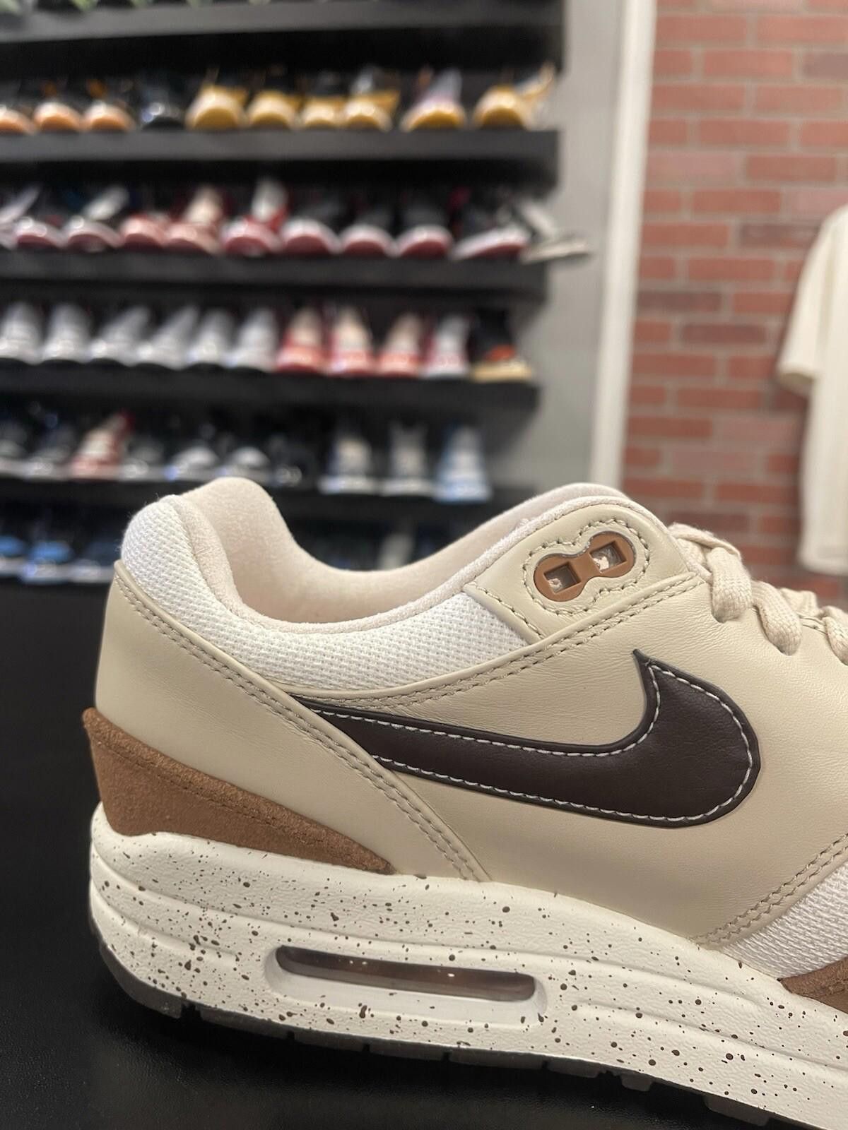 Nike Size 9.5 - Nike Air Max 1 '87 Sneakers FZ3621-220 Velvet Size US 9.5 / IT 39.5 - 8 Thumbnail