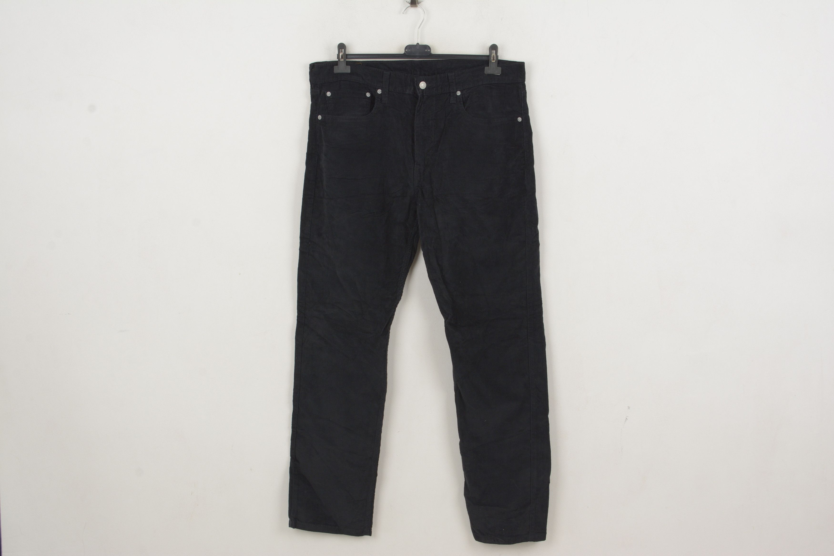 Levi's soold 502 Men W36 L34 Regular Taper Corduroy Pants Cords Size US 36 / EU 52 - 1 Thumbnail