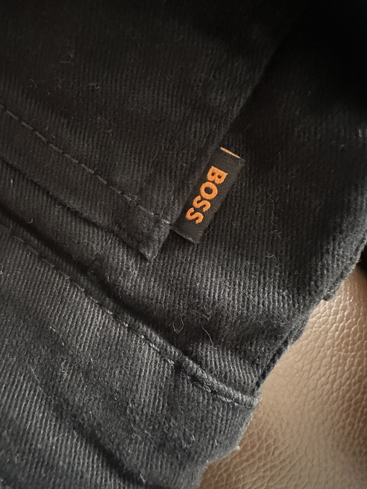 Hugo Boss Hugo Boss RE.MAINE Regular Fit Stay-Black Jeans – 38/30 Size US 38 / EU 54 - 4 Thumbnail
