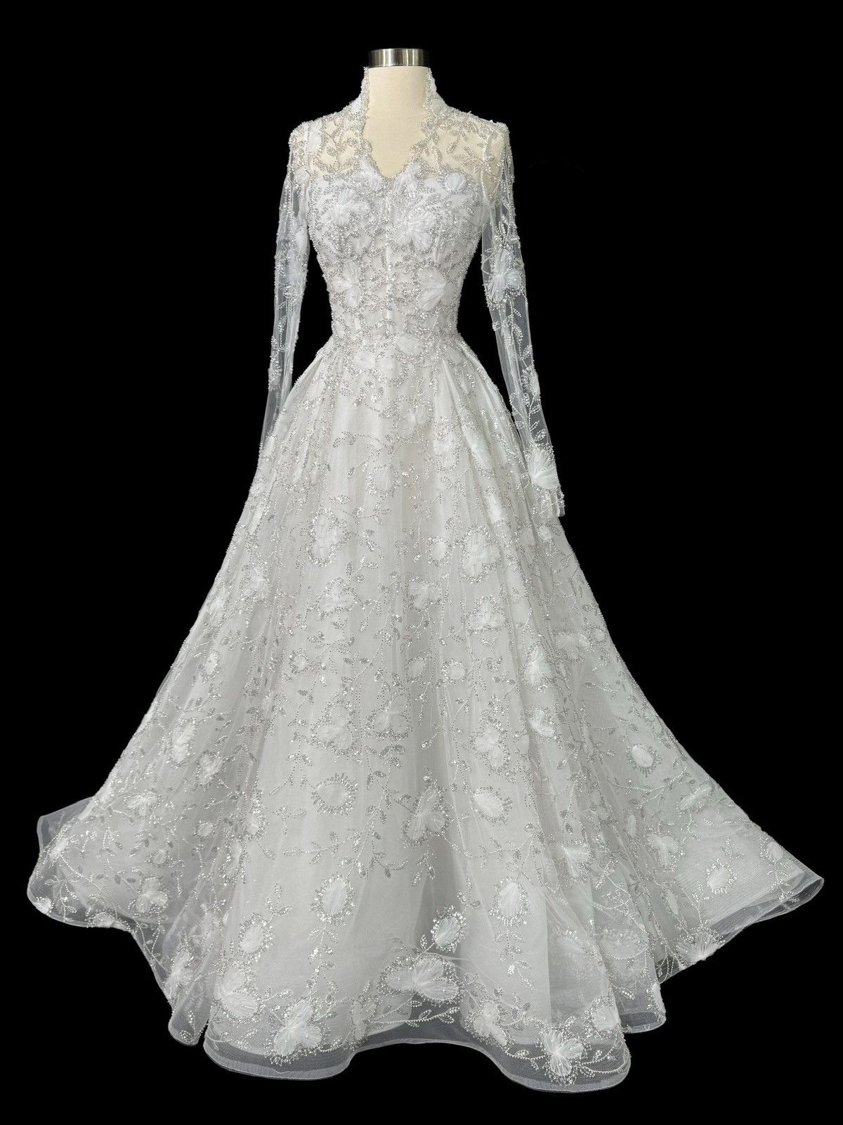 Other US 4-6 Anna Augusta Beaded Embroidery Lace Bridal Gown Size S / US 4 / IT 40 - 1 Thumbnail