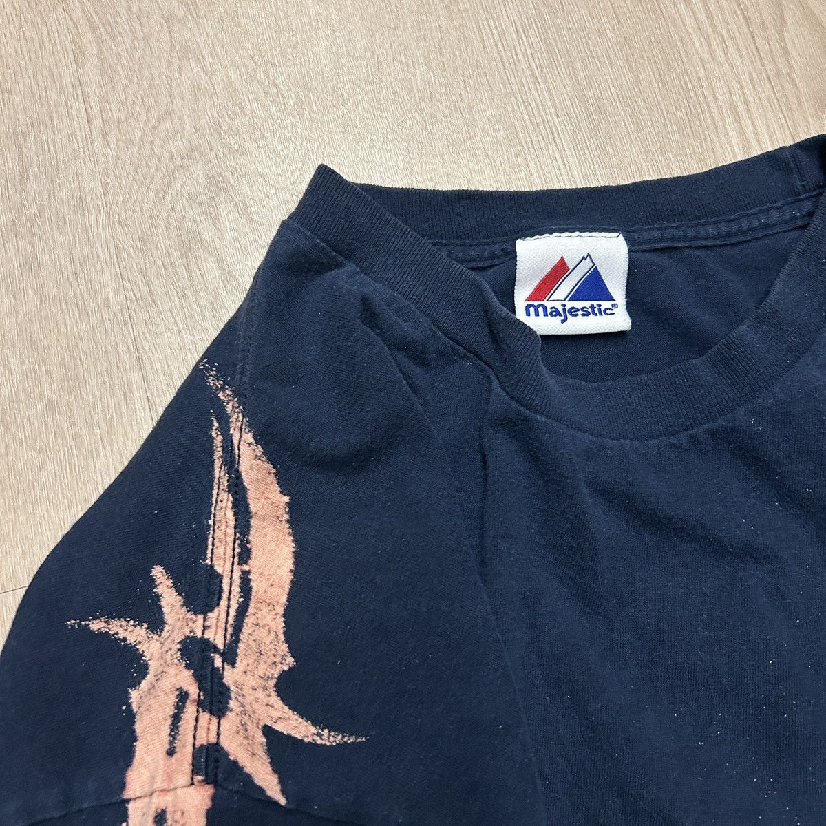 Majestic Hand bleached y2k tribal dragon Yankees tee Size US XL / EU 56 / 4 - 5 Thumbnail