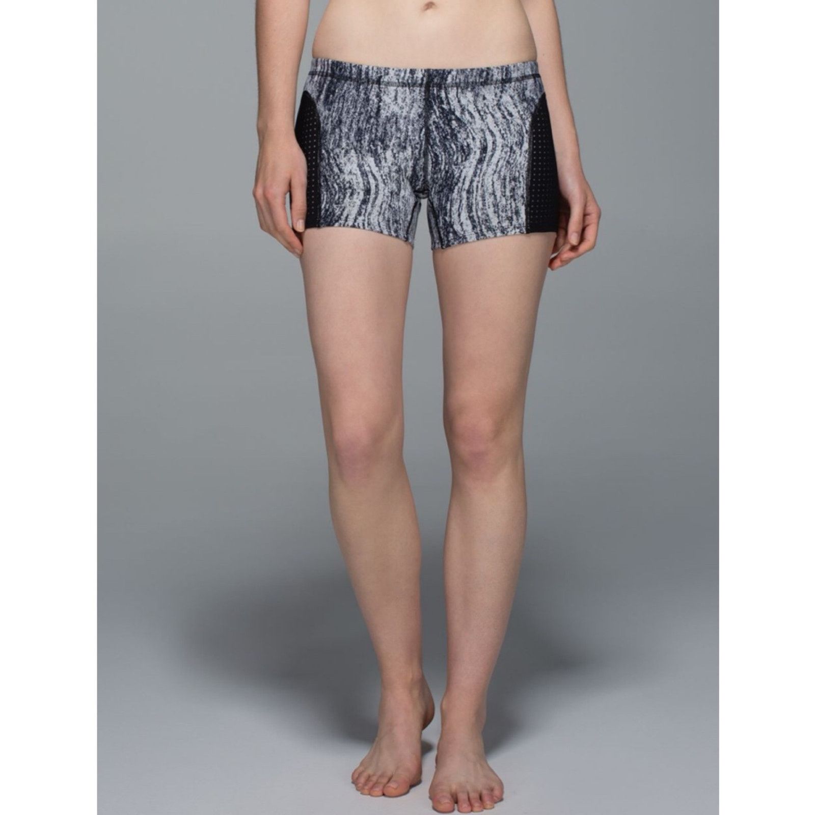 Lululemon Lululemon Water Sweat 2 Swim Short, Texture Twist - size 4 Size 27" / US 4 / IT 40 - 3 Thumbnail