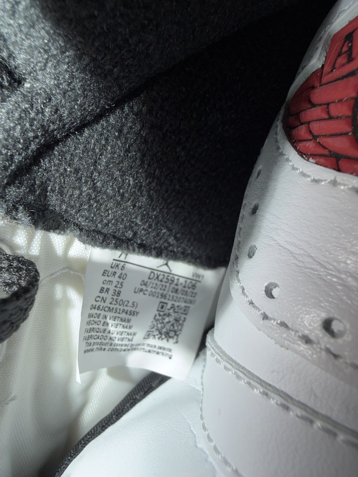 Jordan Brand Air Jordan 2 Retro ‘Chicago’ Size US 7 / EU 40 - 6 Thumbnail