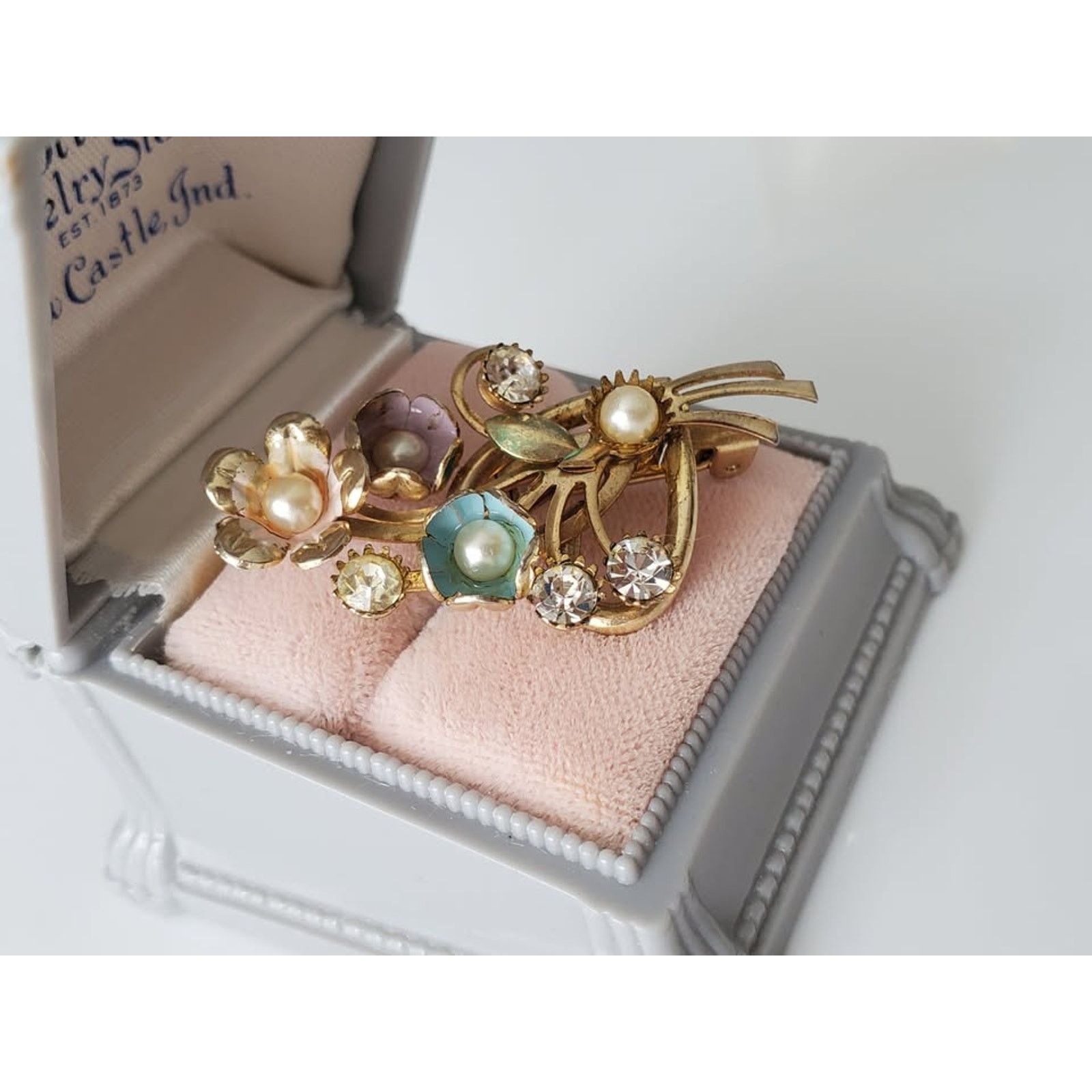 Other Vintage Metal Pastel Enamel Rhinestone and Faux Pearl Brooch Size ONE SIZE - 2 Thumbnail