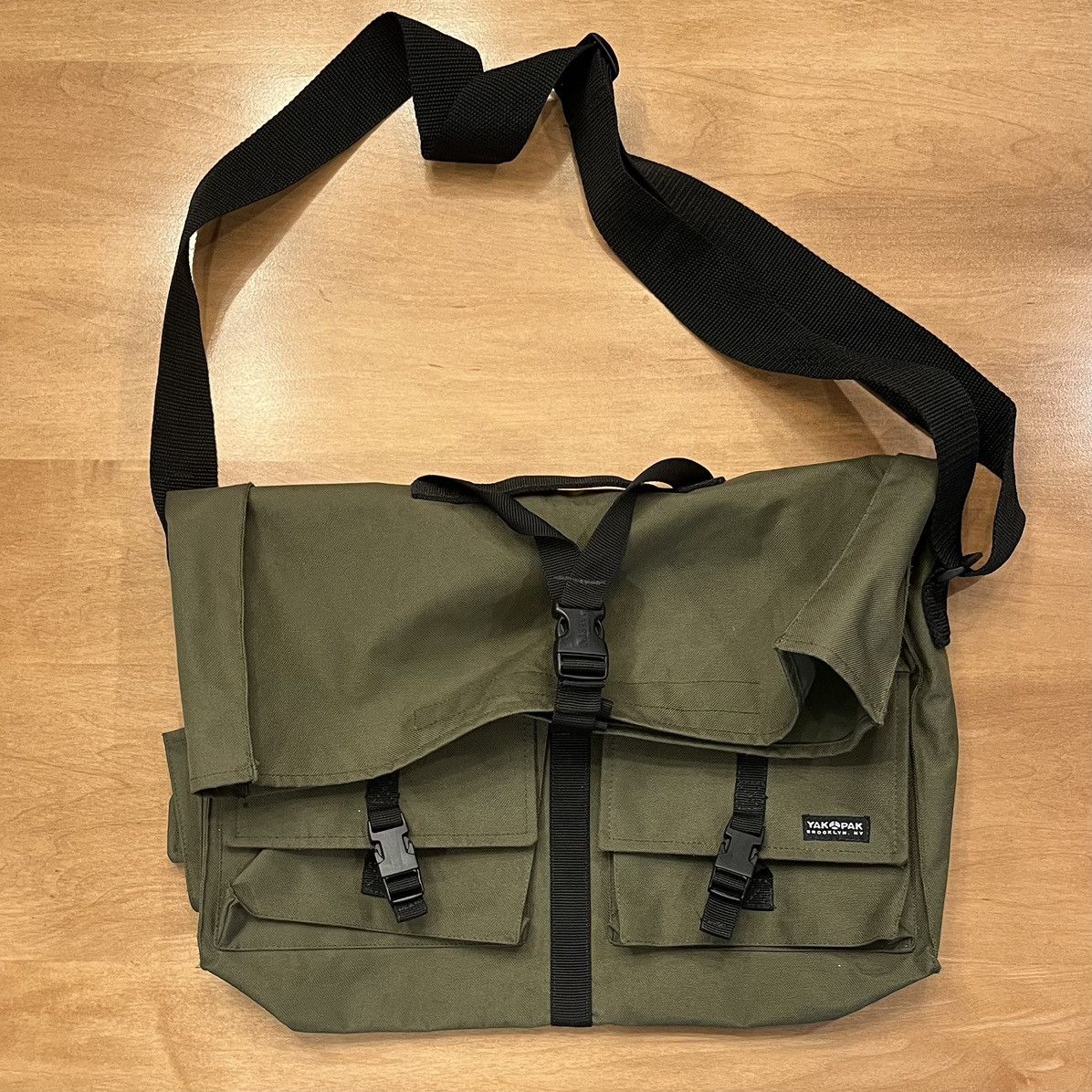 Vintage YakPak canvas messenger-bag, converts to over-shoulder tote Size ONE SIZE - 1 Thumbnail