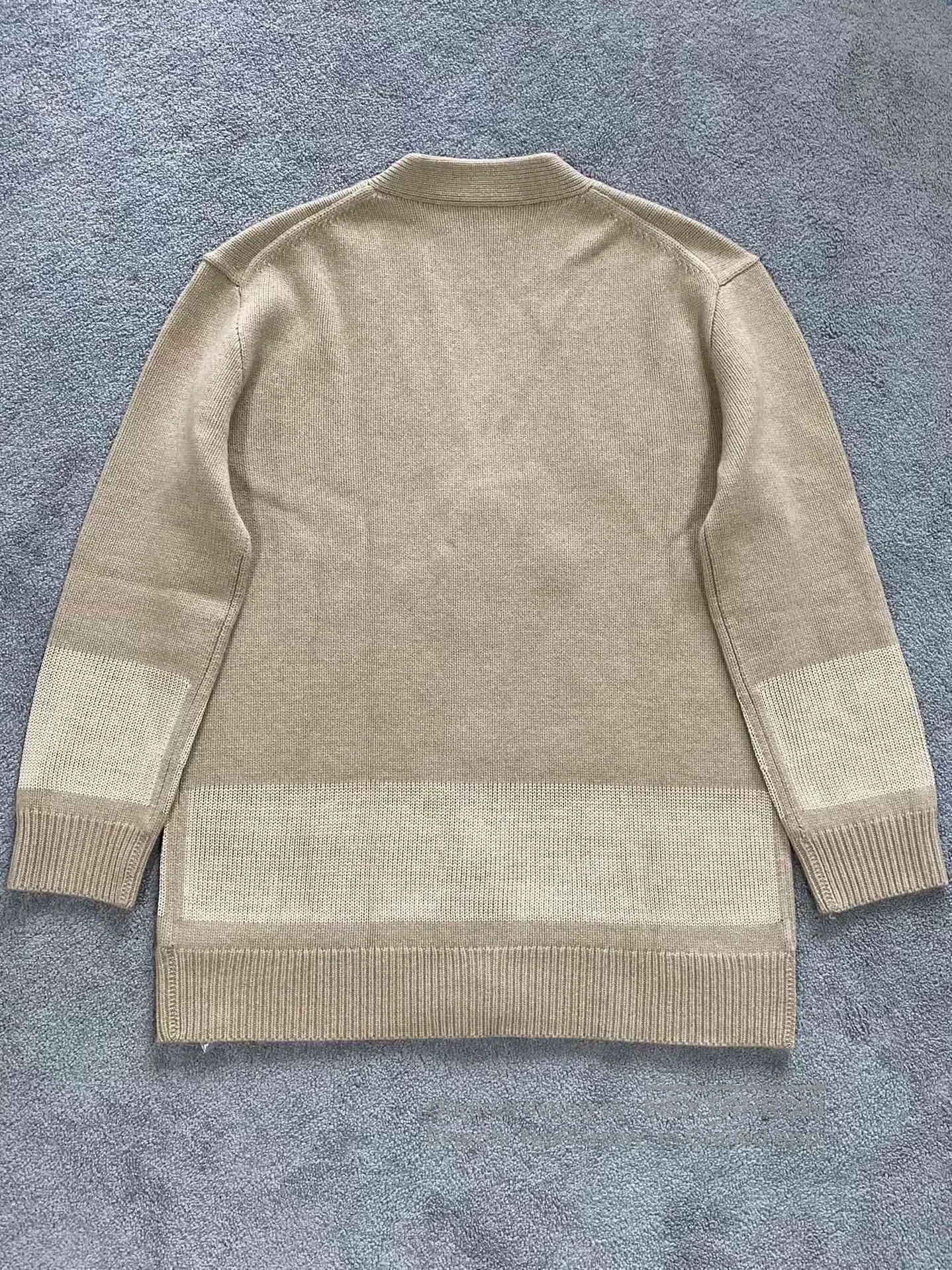 Burberry BURBERRY TB Logo Cashmere Blend Cardigan. Size US M / EU 48-50 / 2 - 4 Thumbnail