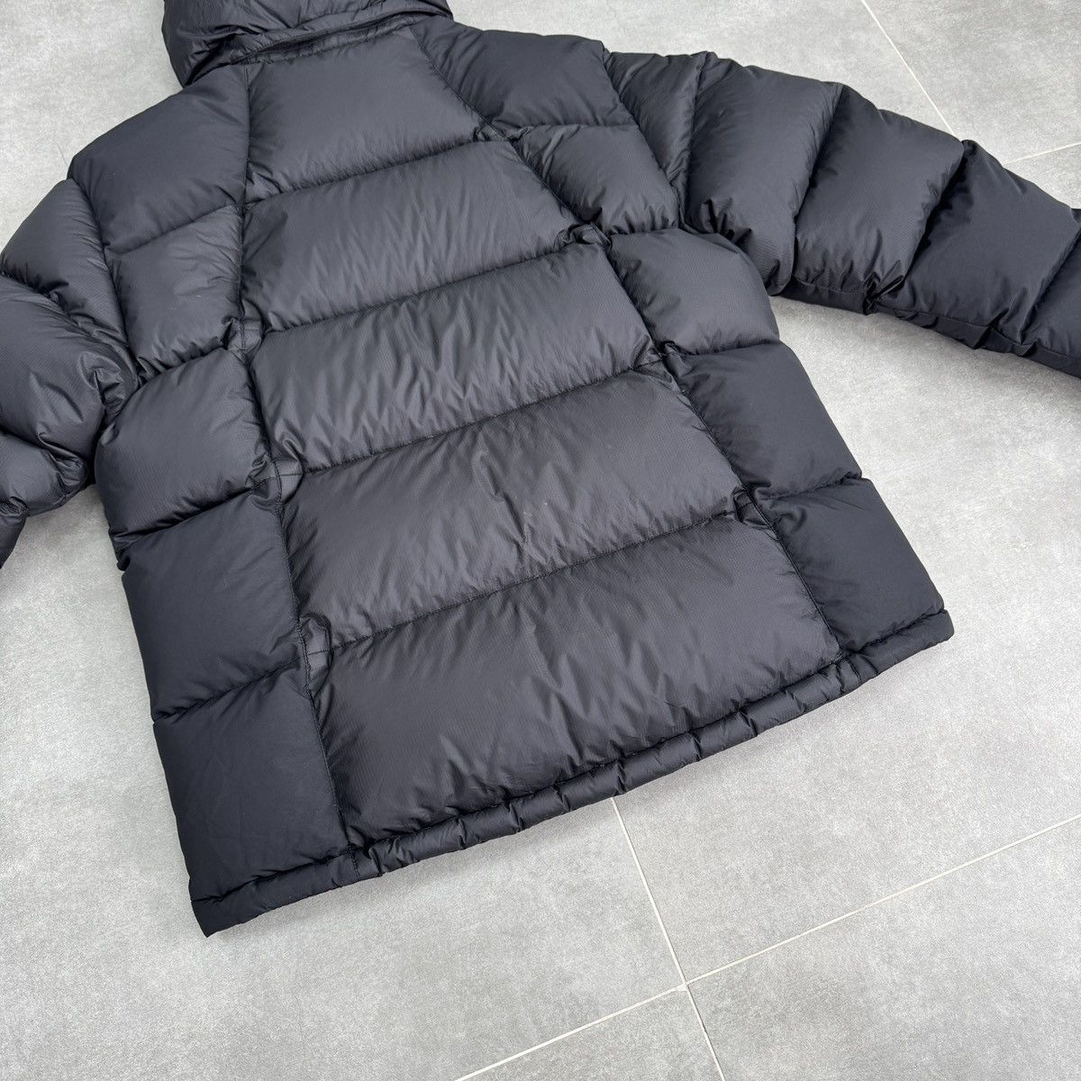 Montbell Montbell Down Jacket Waterproof Windstopper Size 115/XL/XXL Size US XL / EU 56 / 4 - 22 Thumbnail