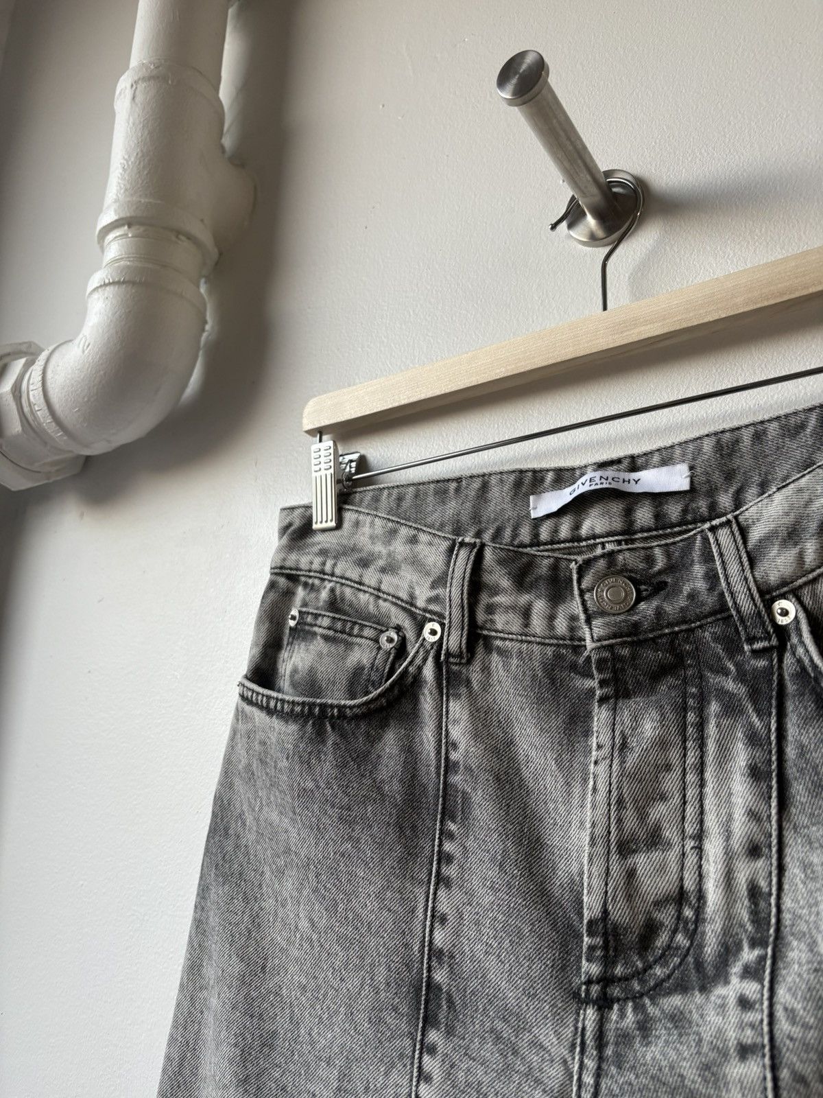 Givenchy Givenchy light grey biker denim Size US 29 - 5 Thumbnail