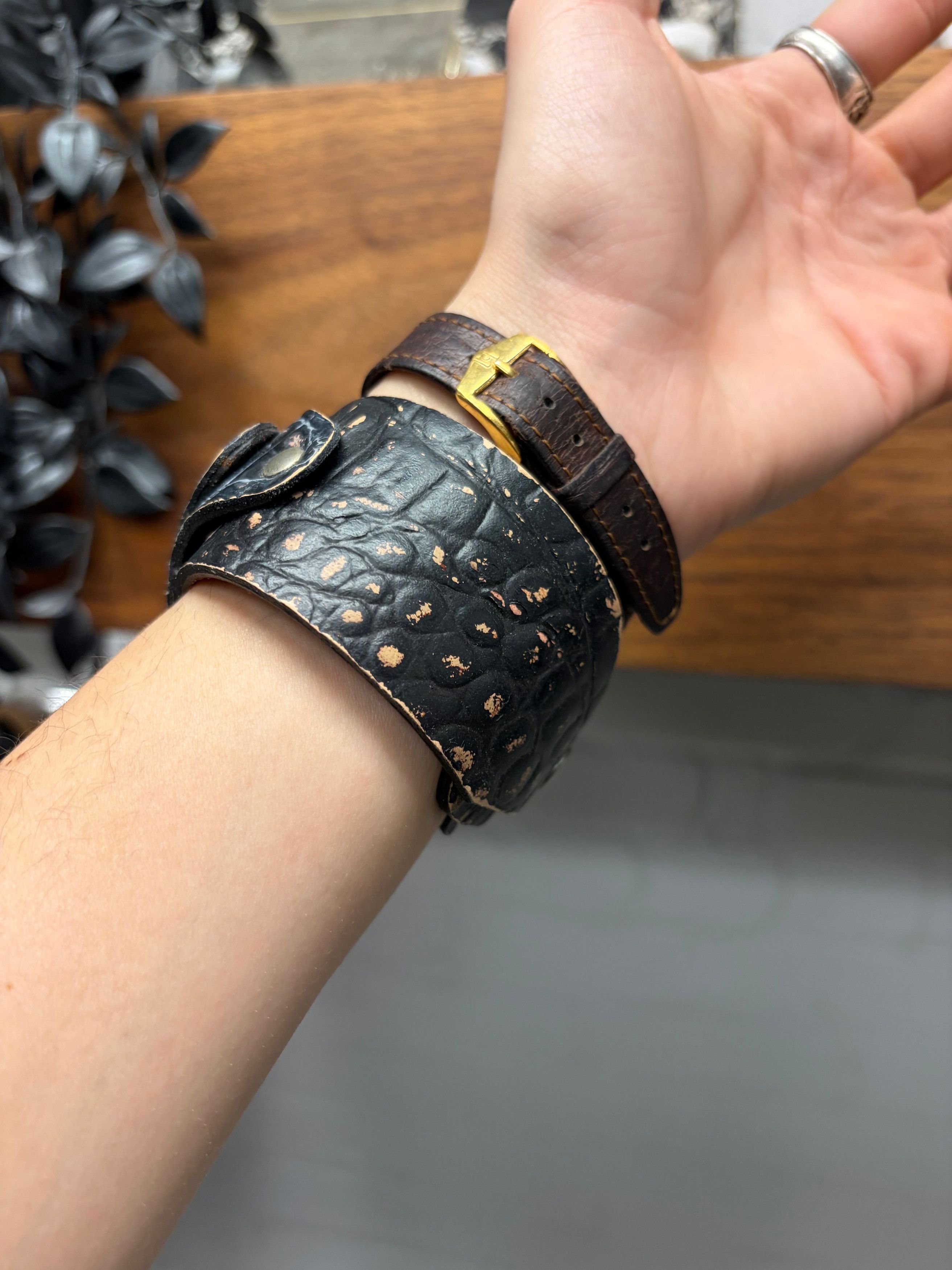 Maison Margiela Maison Martin Margiela ‘Leather Scales’ Stacked Snap Bracelet Size ONE SIZE - 3 Thumbnail