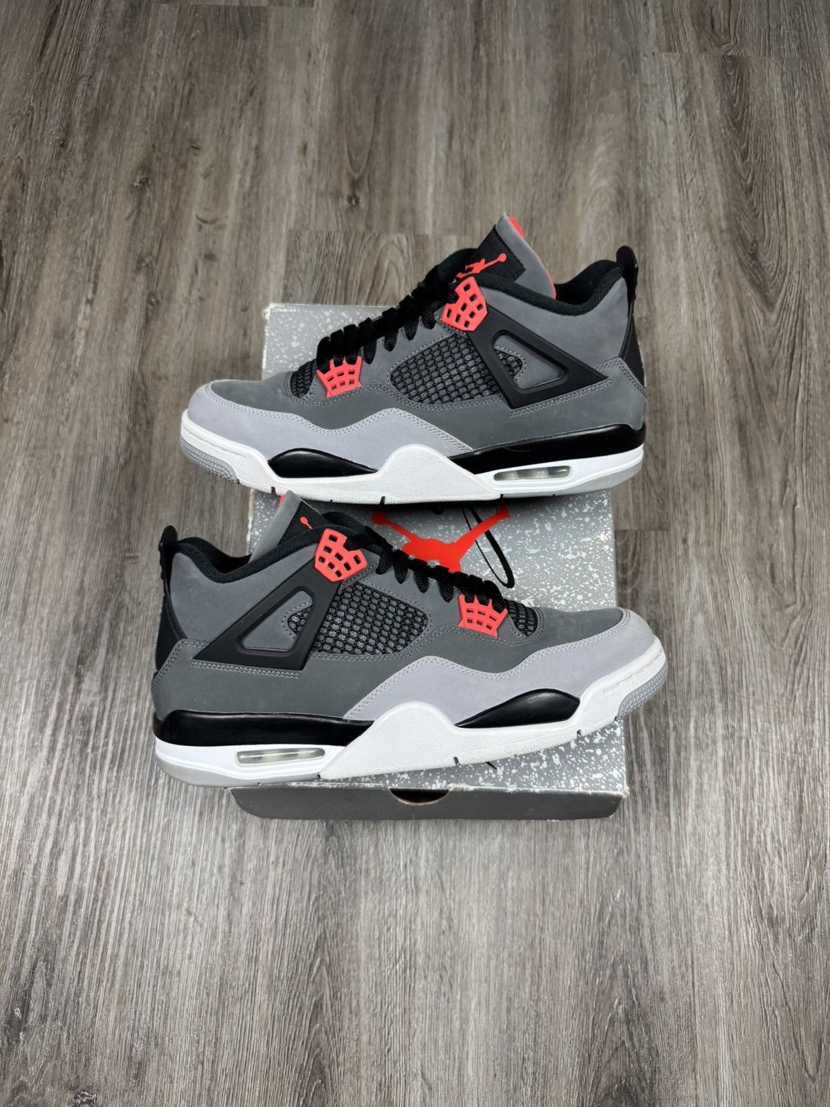 Jordan 4 Retro Mid Infrared Size 10.5