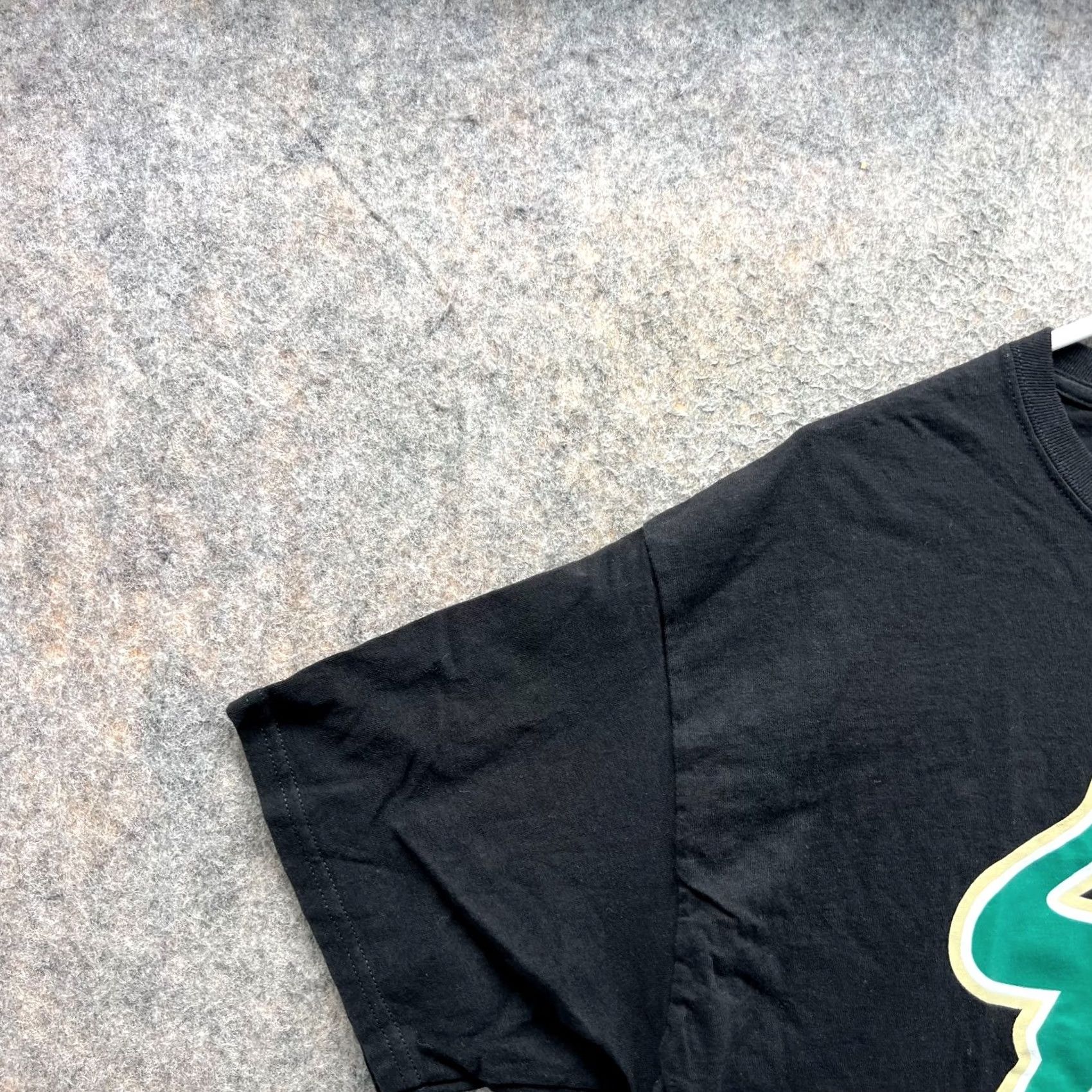 Champion VINTAGE Champion Shirt Mens Large Black/Green USF Tee Crewneck Size US L / EU 52-54 / 3 - 5 Thumbnail