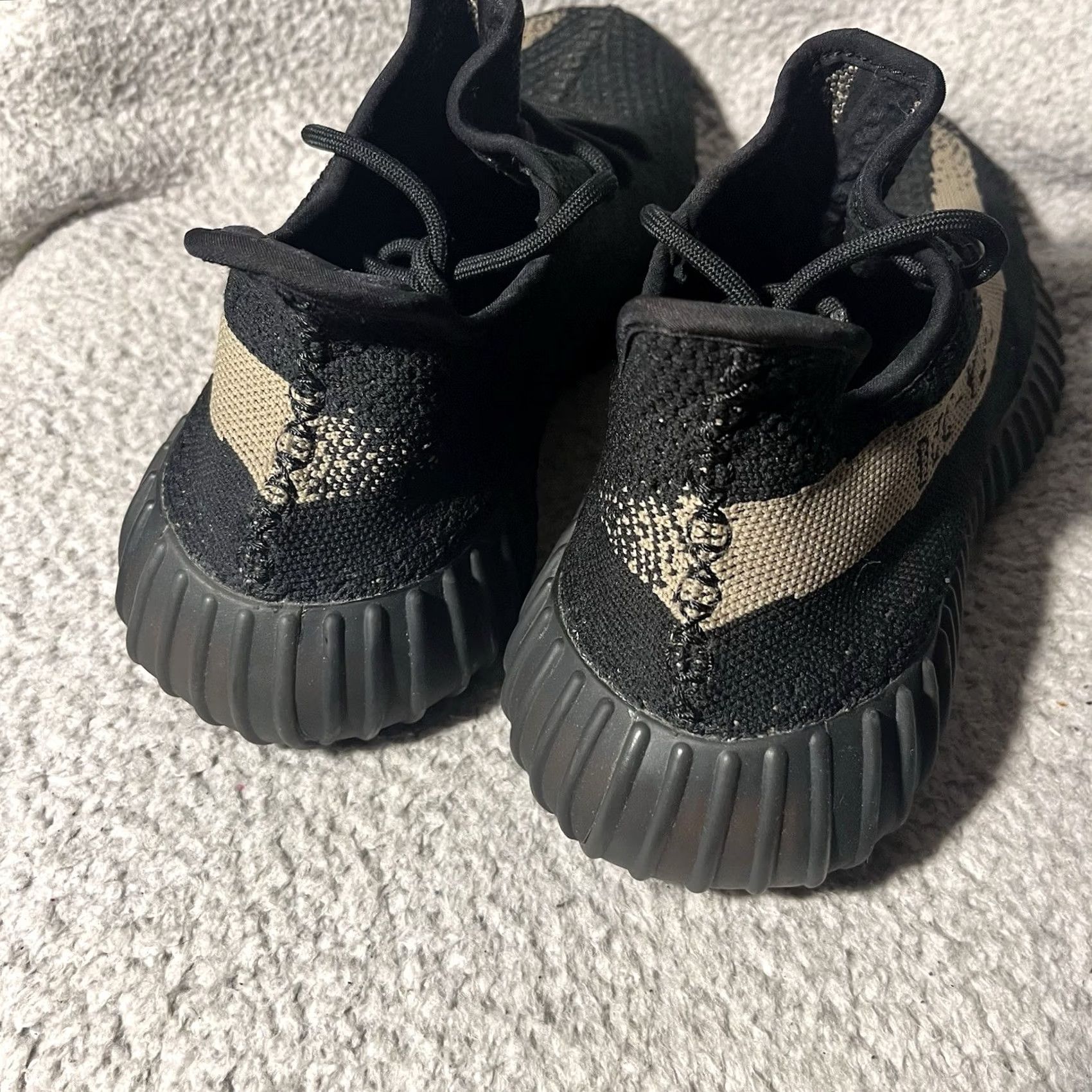 Adidas Adidas Yeezy Boost 350 Core Green Black V2 BY9611 Mens 9.5 2016 Used No Box Size US 10 / EU 43 - 5 Thumbnail