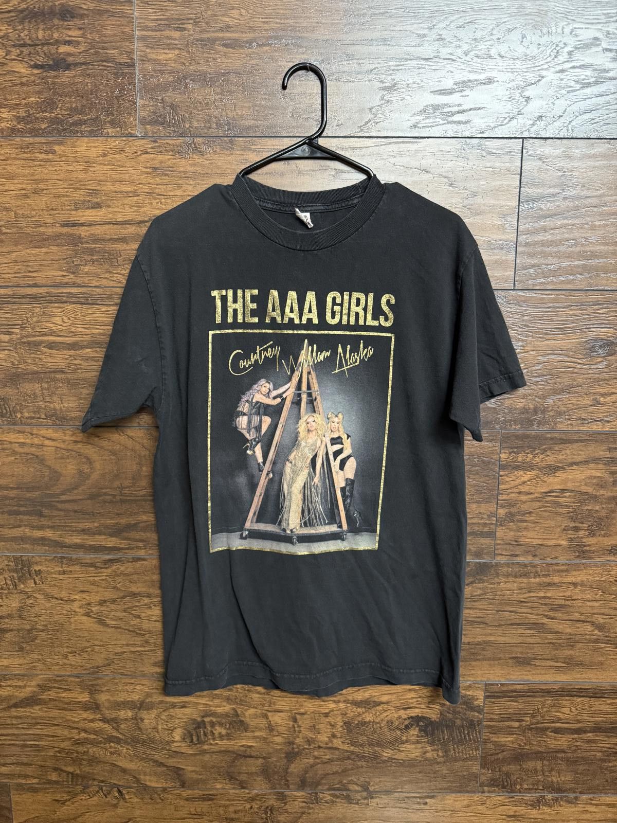 Designer The AAA Girls T-shirt Access All Areas Tour Tee M Size US M / EU 48-50 / 2 - 1 Thumbnail