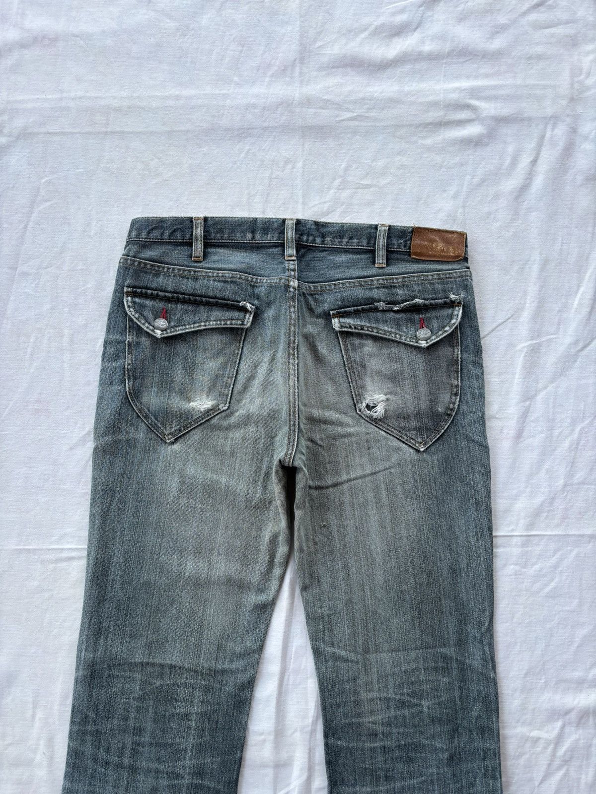 Takeo Kikuchi Vintage TAKEO KIKUCHI Distressed Denim Faded Jeans Size US 32 / EU 48 - 4 Thumbnail