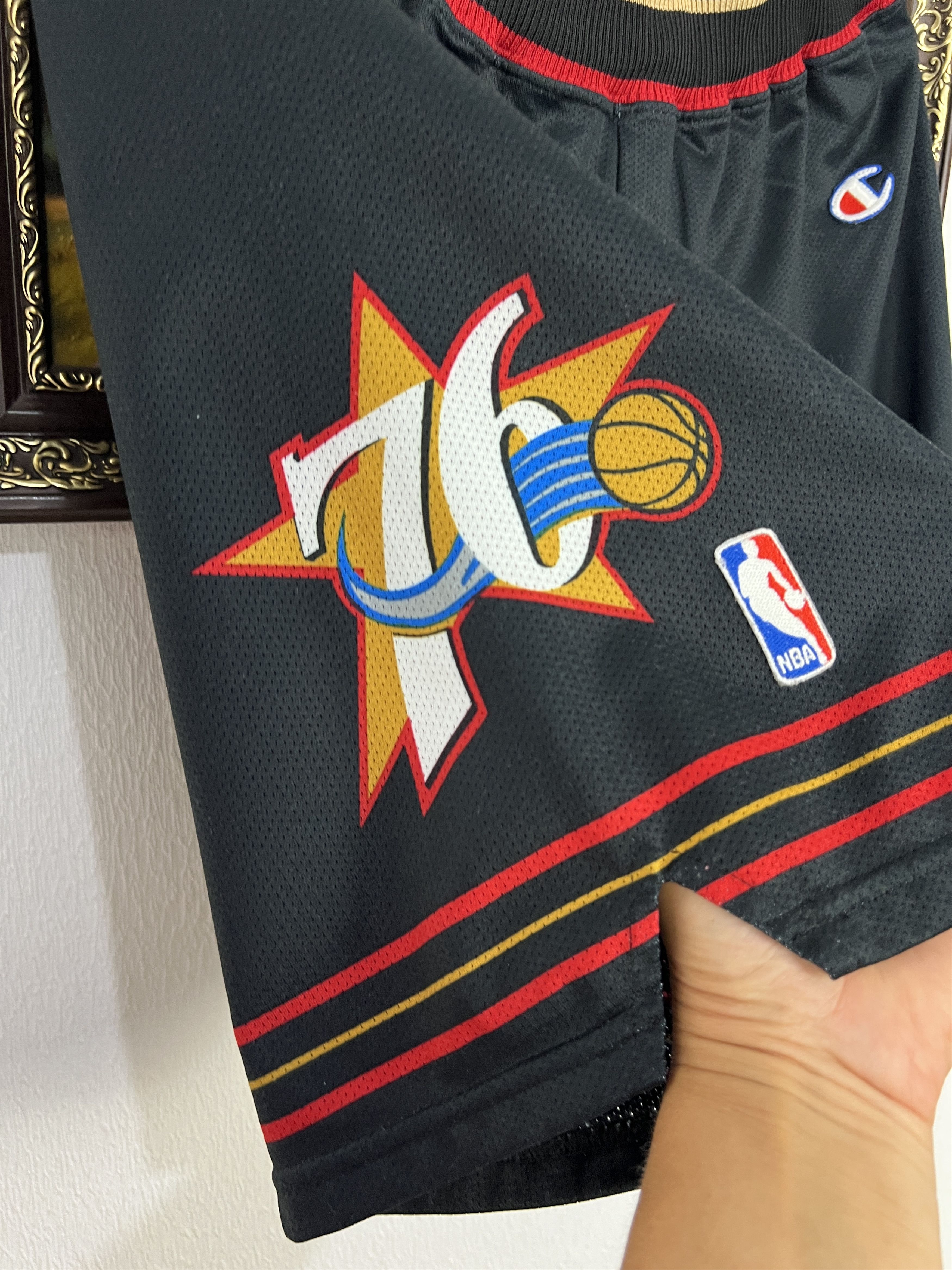Champion Vintage 90's Champion Philadelphia 76ers Sixers NBA Shorts M Size US 32 / EU 48 - 4 Thumbnail