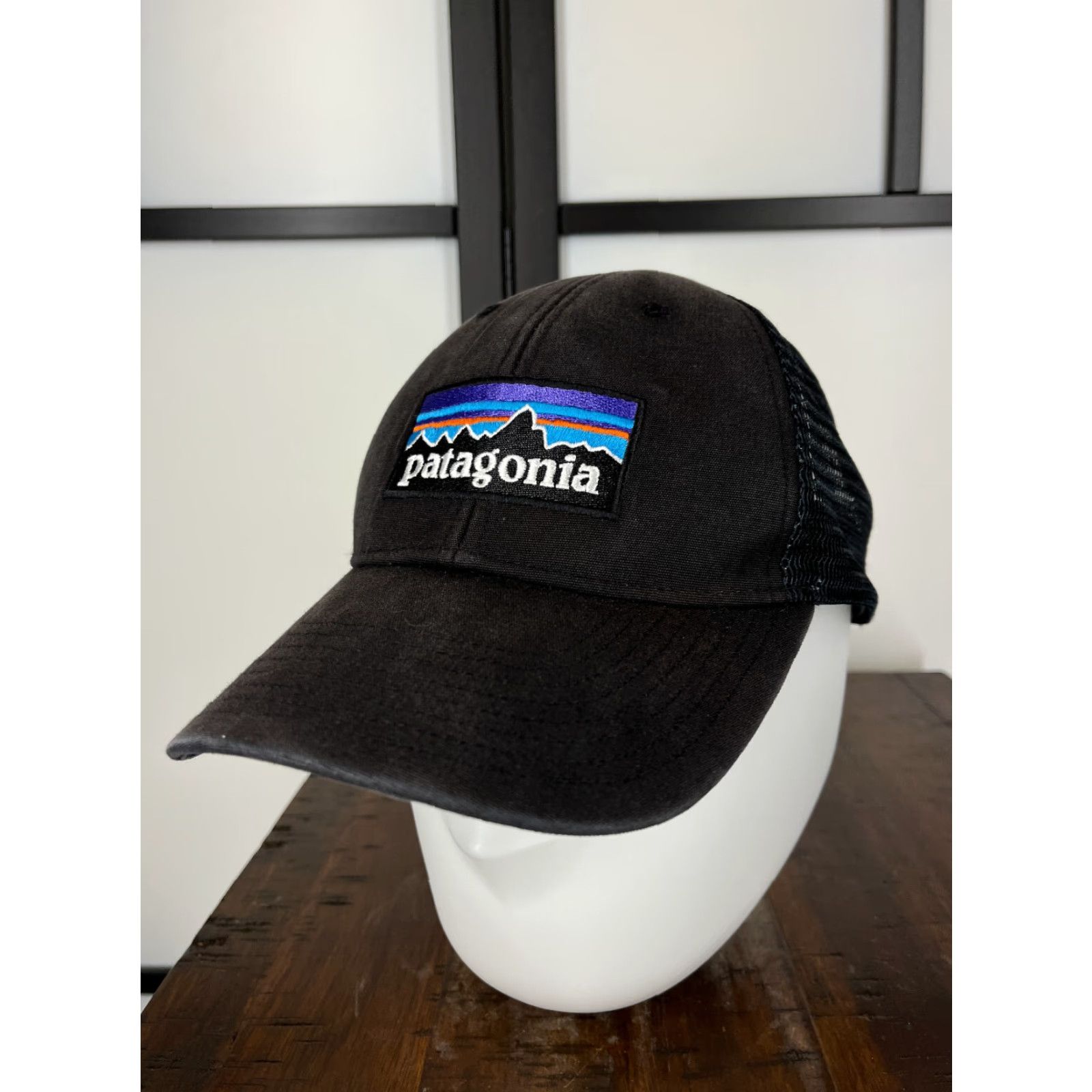 Patagonia Patagonia Hat Cap Snap Back Adult One Size Black Embroidered Trucker Fitz Roy Size ONE SIZE - 4 Thumbnail