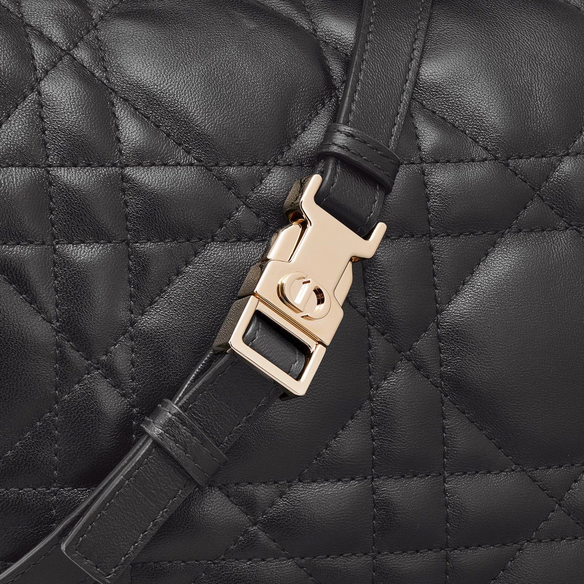 Dior o1bcso1str1124 Size: OS /Vibe Hobo Bag in Black Size ONE SIZE - 6 Thumbnail