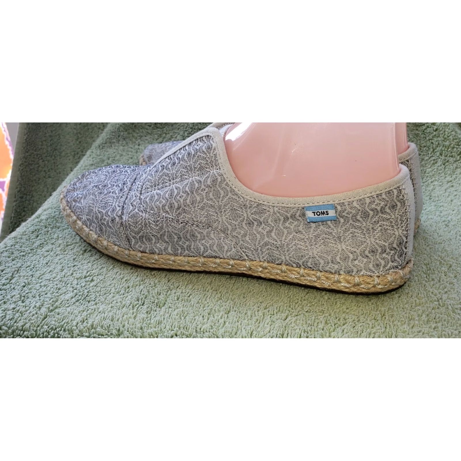 Vintage Tom's Women's Gray Slide On Sneaker Sz. 7.5M Espadrille Soles Memory Foam Insole Size US 6 / IT 36 - 5 Thumbnail
