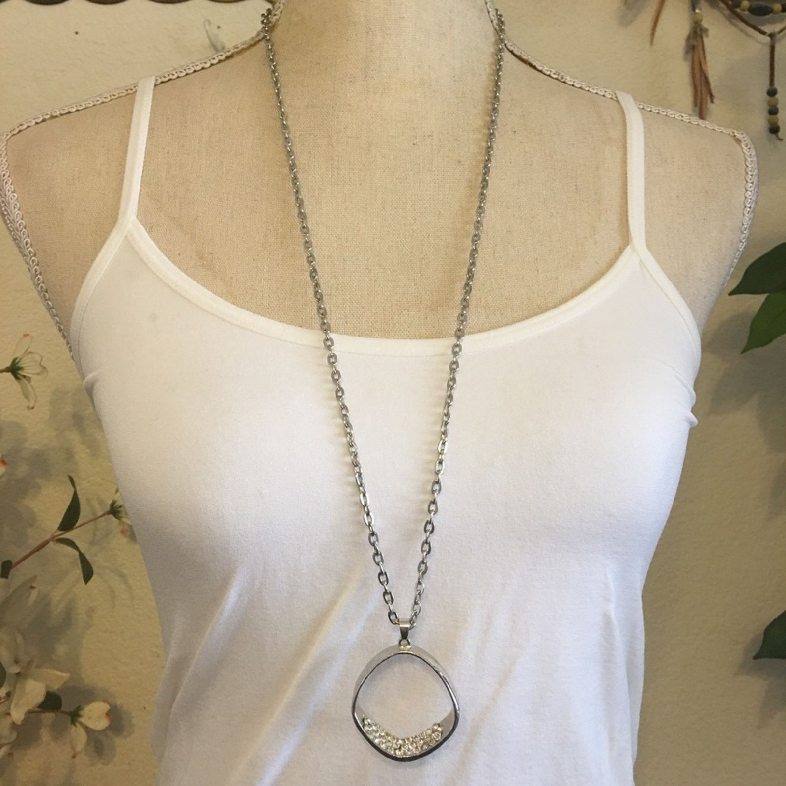 Jewelry Silver rhinestone shadow box pendant on chain Size ONE SIZE - 1 Thumbnail