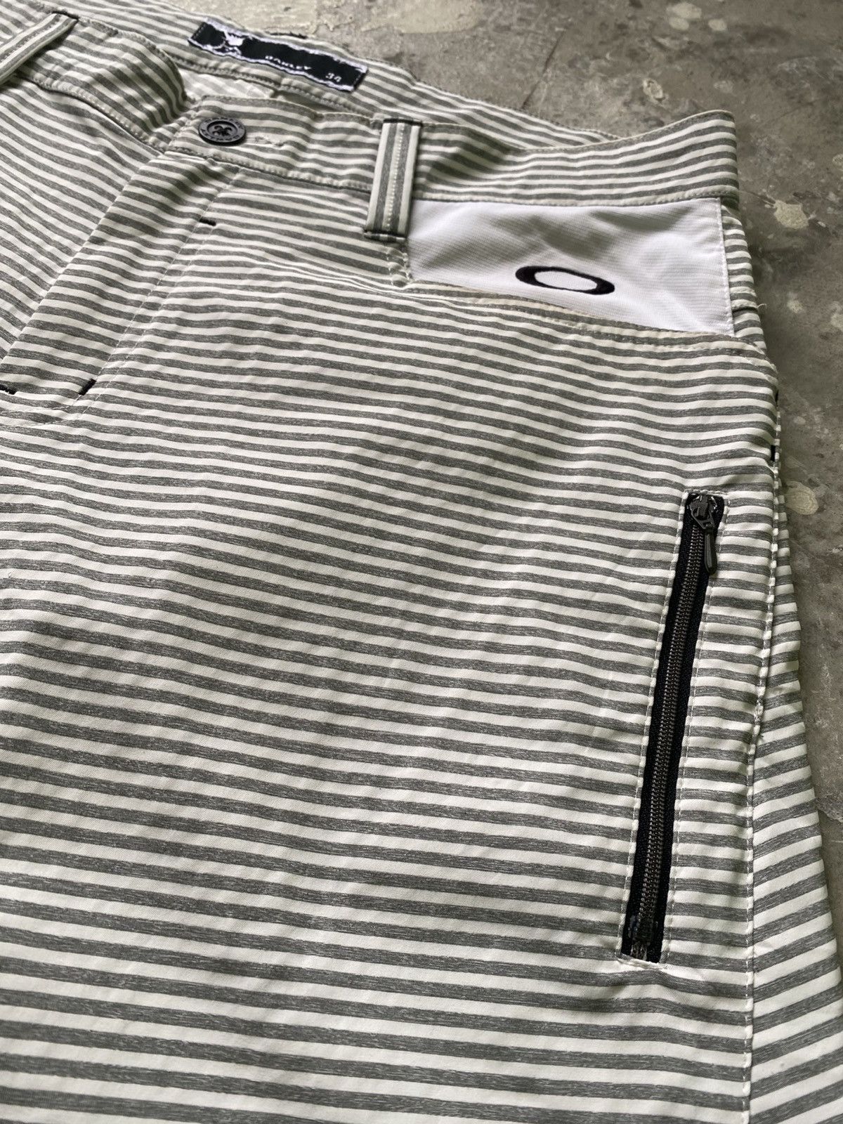Oakley × Vintage Vintage Oakley Stripe Short Pants Size US 34 / EU 50 - 4 Thumbnail