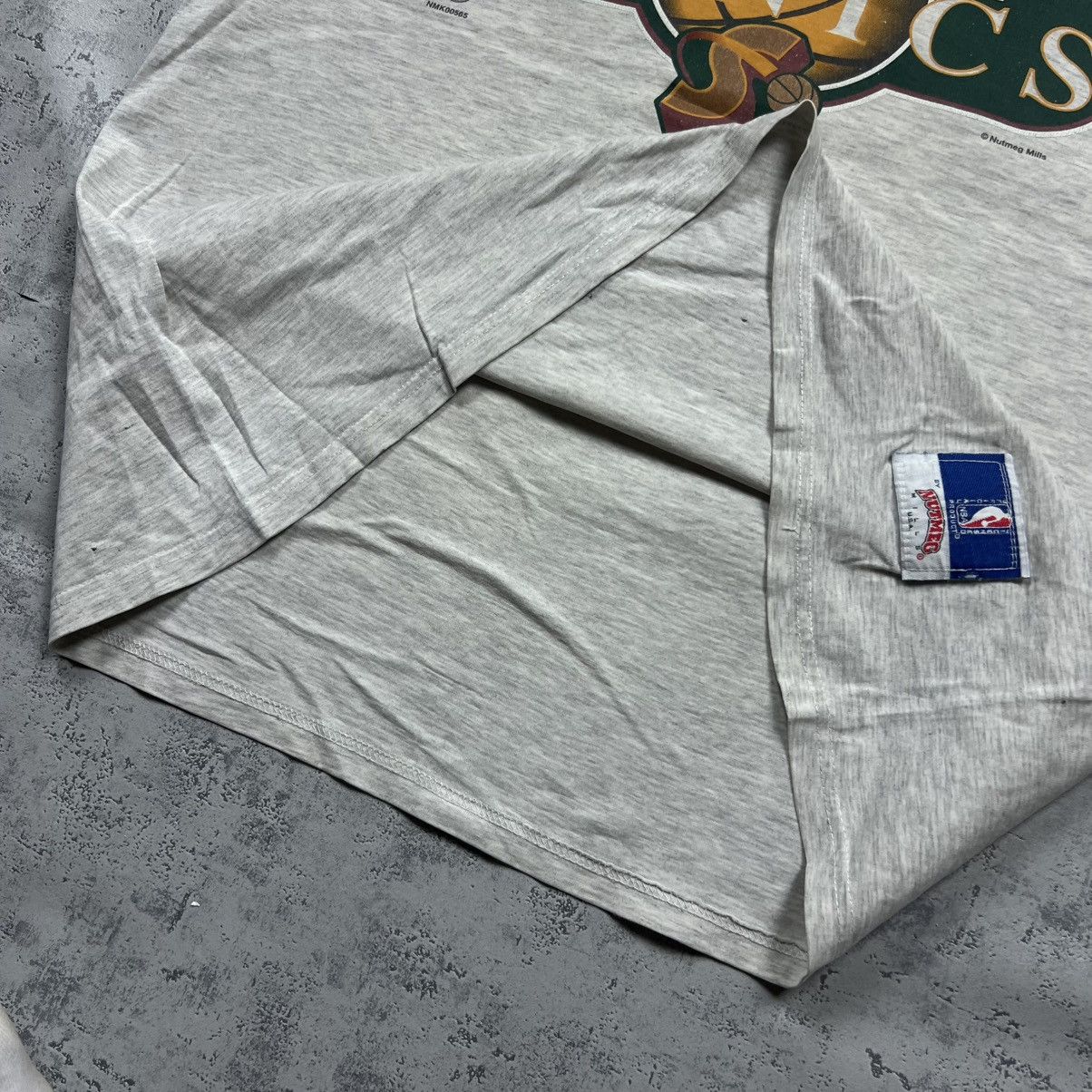 Nutmeg 90s Nutmeg Seattle Sonics Vintage NBA Oversized Tee T-Shirt Size US M / EU 48-50 / 2 - 8 Thumbnail