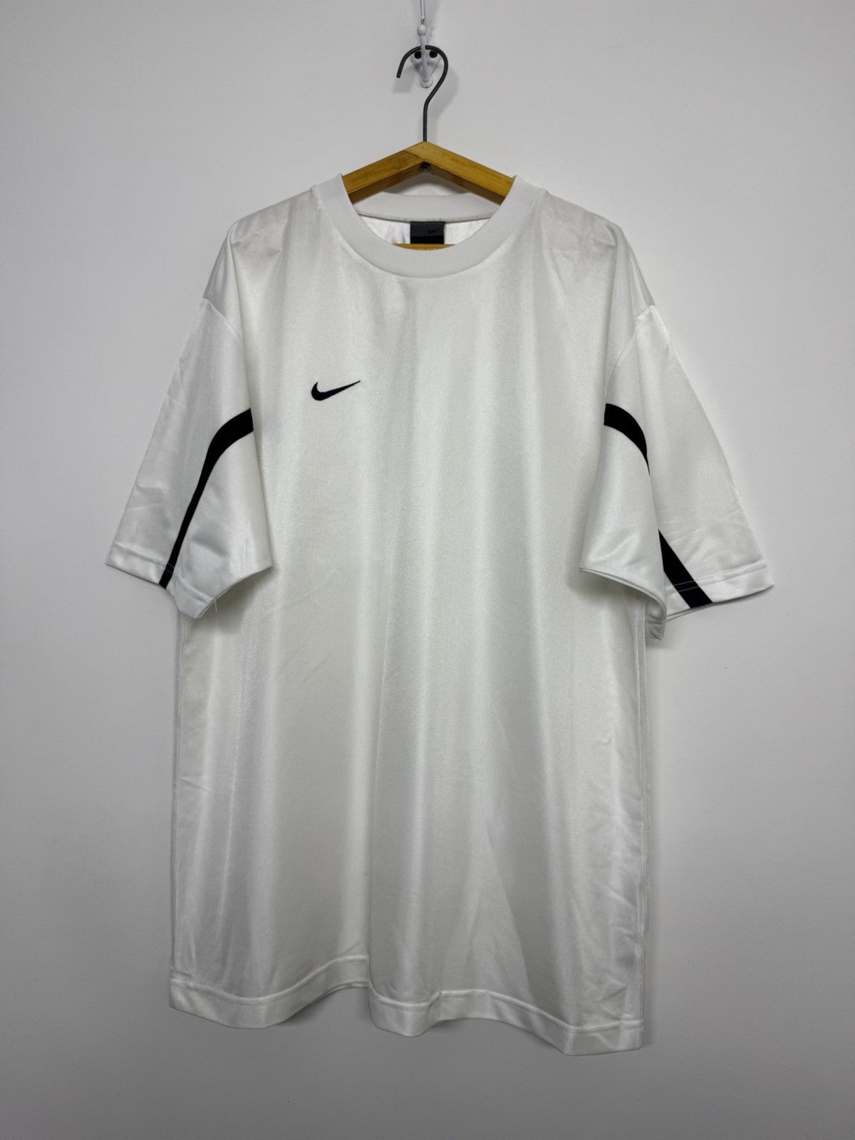 Nike Vintage Y2k Nike Swoosh Logo T-Shirt Size US L / EU 52-54 / 3 - 4 Thumbnail