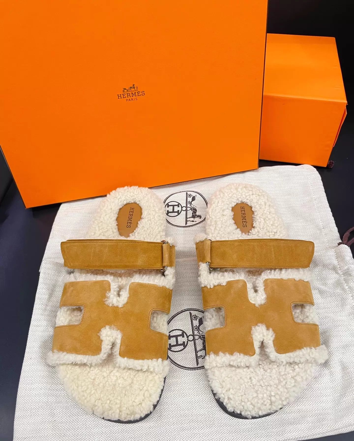 Hermes Hermes Classic Fur Slippers Ultra Soft Sole 42 SS Size US 11 / IT 41 - 1 Thumbnail