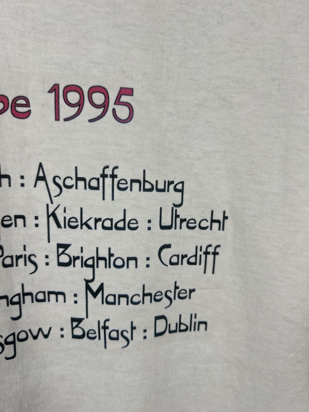 Band Tees Vintage 90s Like Ice Like Fire Tour 1995 Graphic Print Tee Size US M / EU 48-50 / 2 - 17 Thumbnail