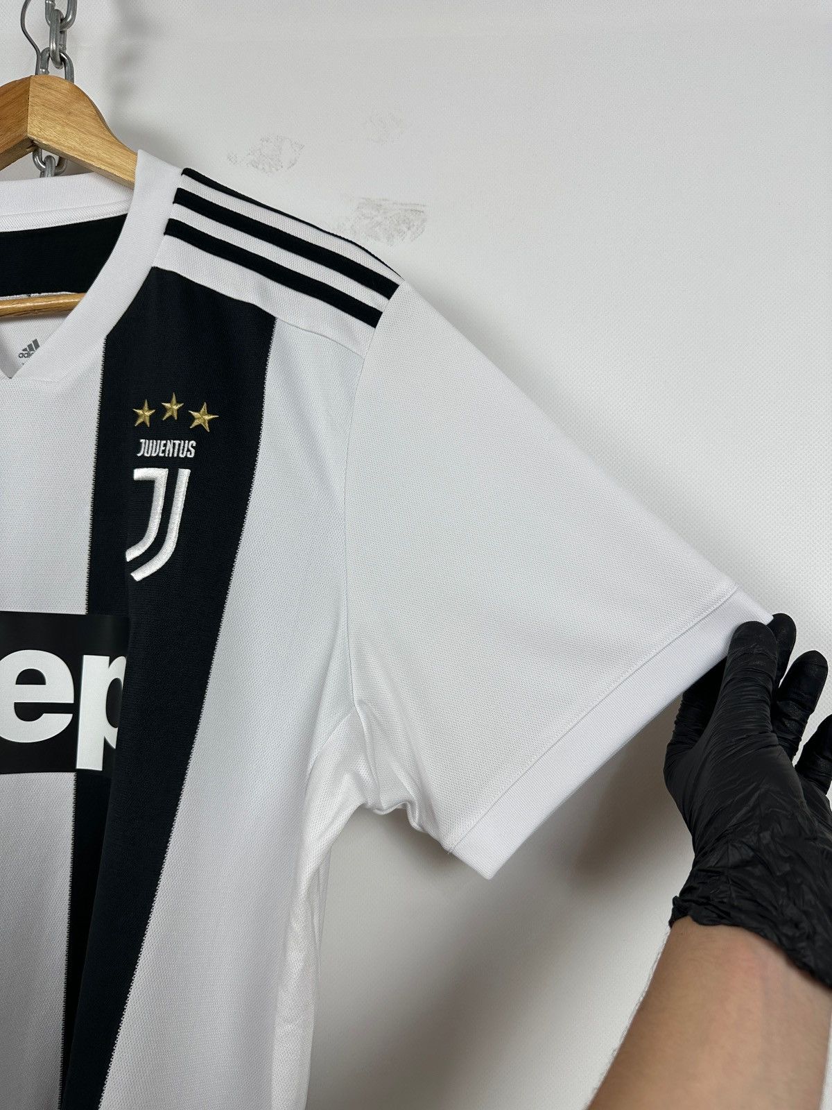 Adidas 2018/19 Adidas Juventus FC Home Soccer Jersey Size US XL / EU 56 / 4 - 11 Thumbnail