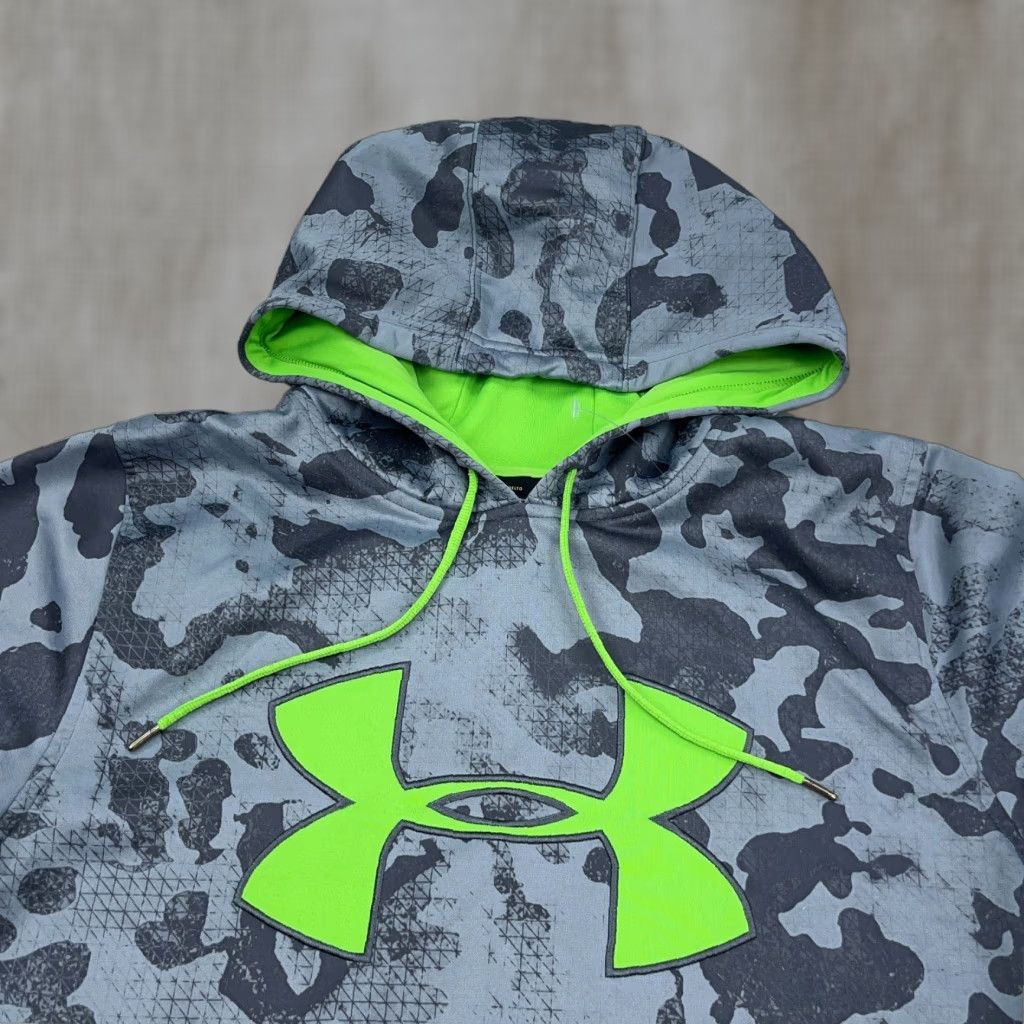 Under Armour Under Armour Hoodie Men Medium Camo Gray Green Sweatshirt Geometric Logo Pullover All Seasons Hooded Pocket Lightweight Regular Machine Washable Size US M / EU 48-50 / 2 - 1 Thumbnail
