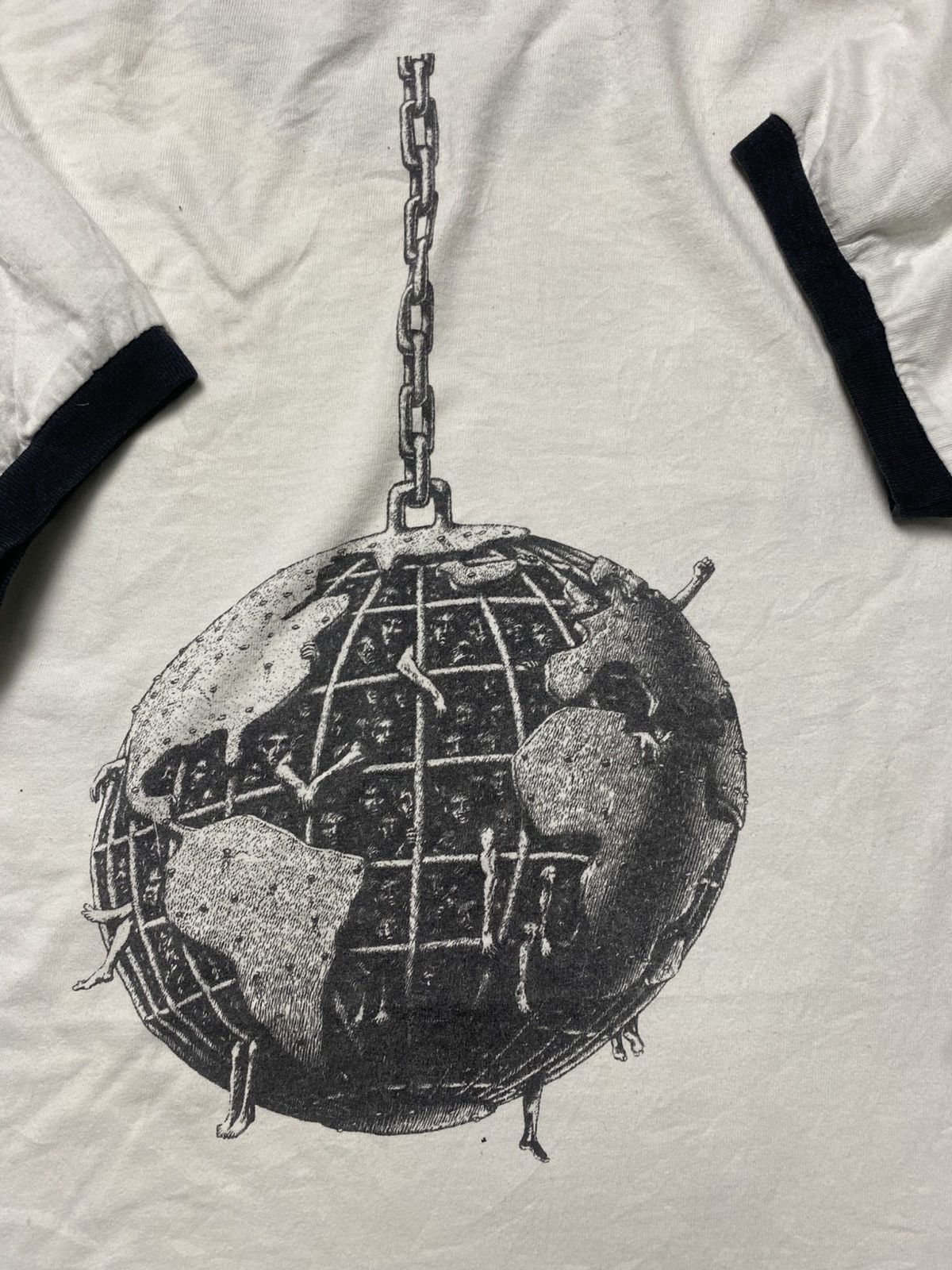 Rage Against The Machine Vintage 90s' Rage Against The Machine T-Shirt Giant Tag XL Size US XL / EU 56 / 4 - 6 Thumbnail