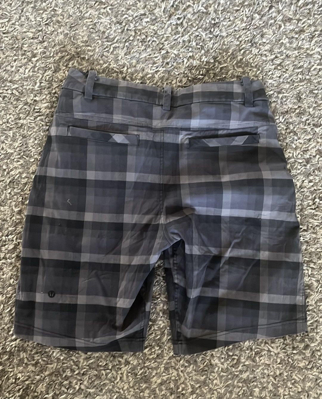 Lululemon Lululemon Shorts Size US 32 / EU 48 - 1 Thumbnail