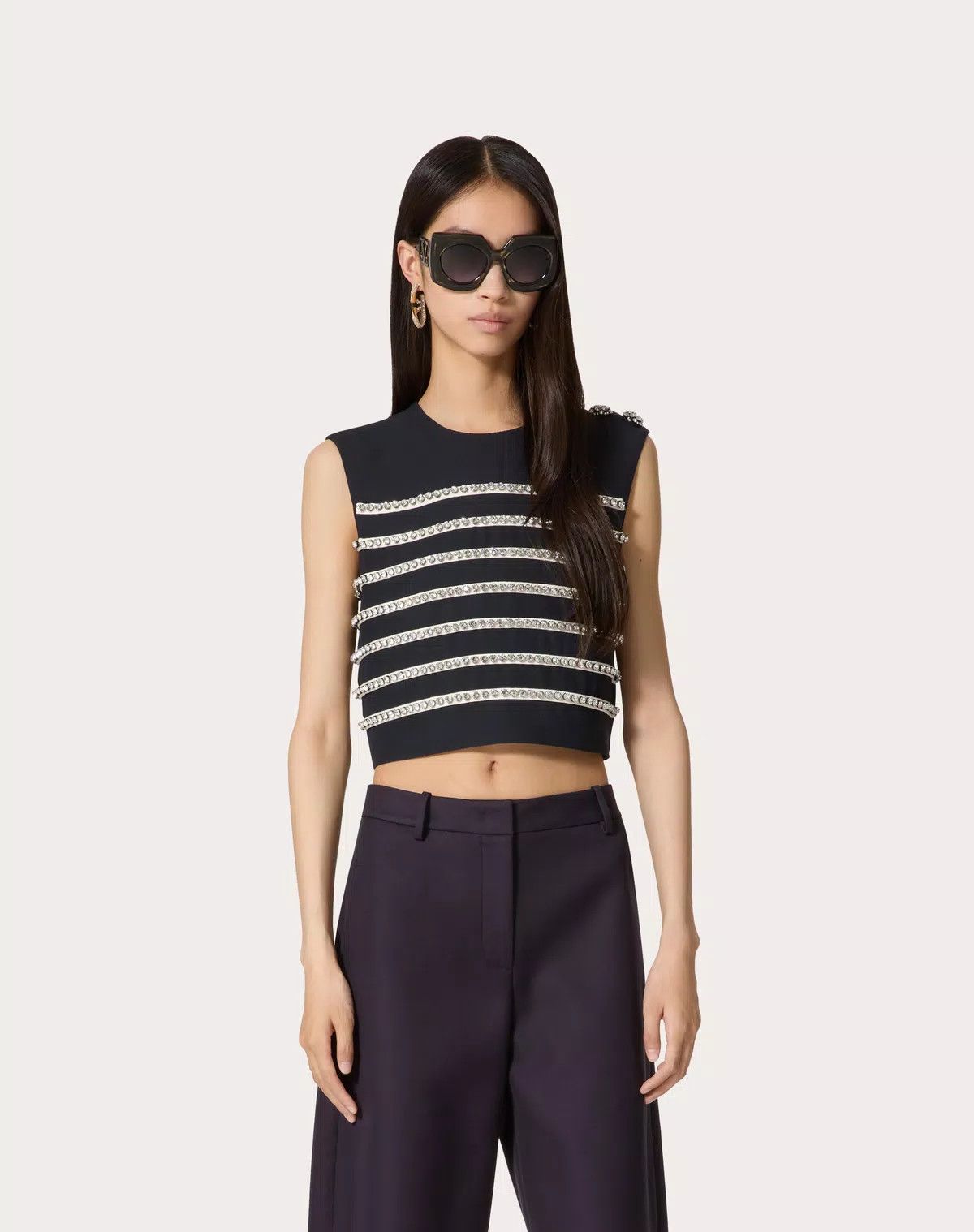 Valentino o1s1wg110426 Embroidered Crepe Couture Top in Ivory/Navy Size M / US 6-8 / IT 42-44 - 4 Thumbnail