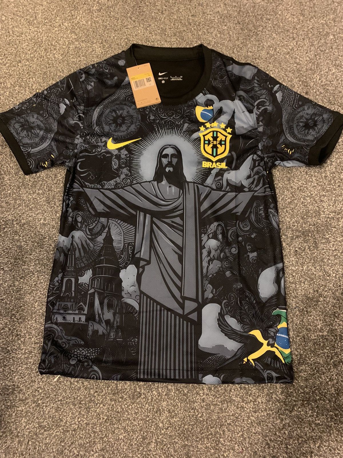 Nike Brazil Special Edition Jersey Size US S / EU 44-46 / 1 - 1 Thumbnail