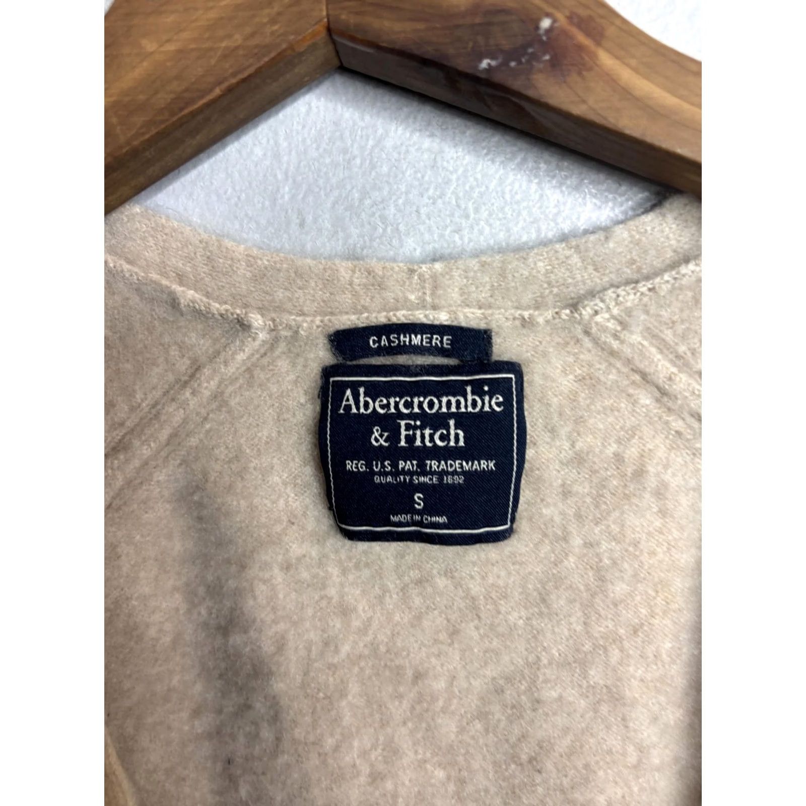 Abercrombie & Fitch VINTAGE Abercrombie & Fitch Cardigan Womens Small Beige Cashmere Open Front Pockets Size S / US 4 / IT 40 - 3 Thumbnail