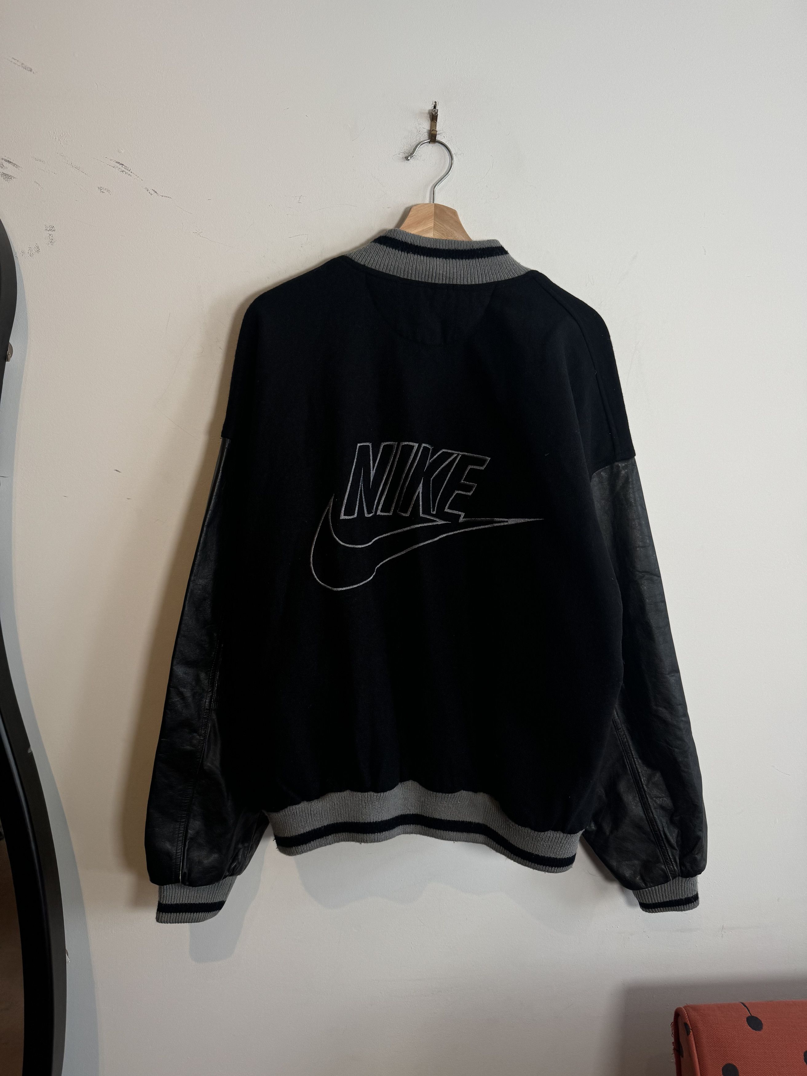 ジャケット・アウター 90s vintage all black varsity jacket Vintage 80's 90s Avirex All American icon varsity leather