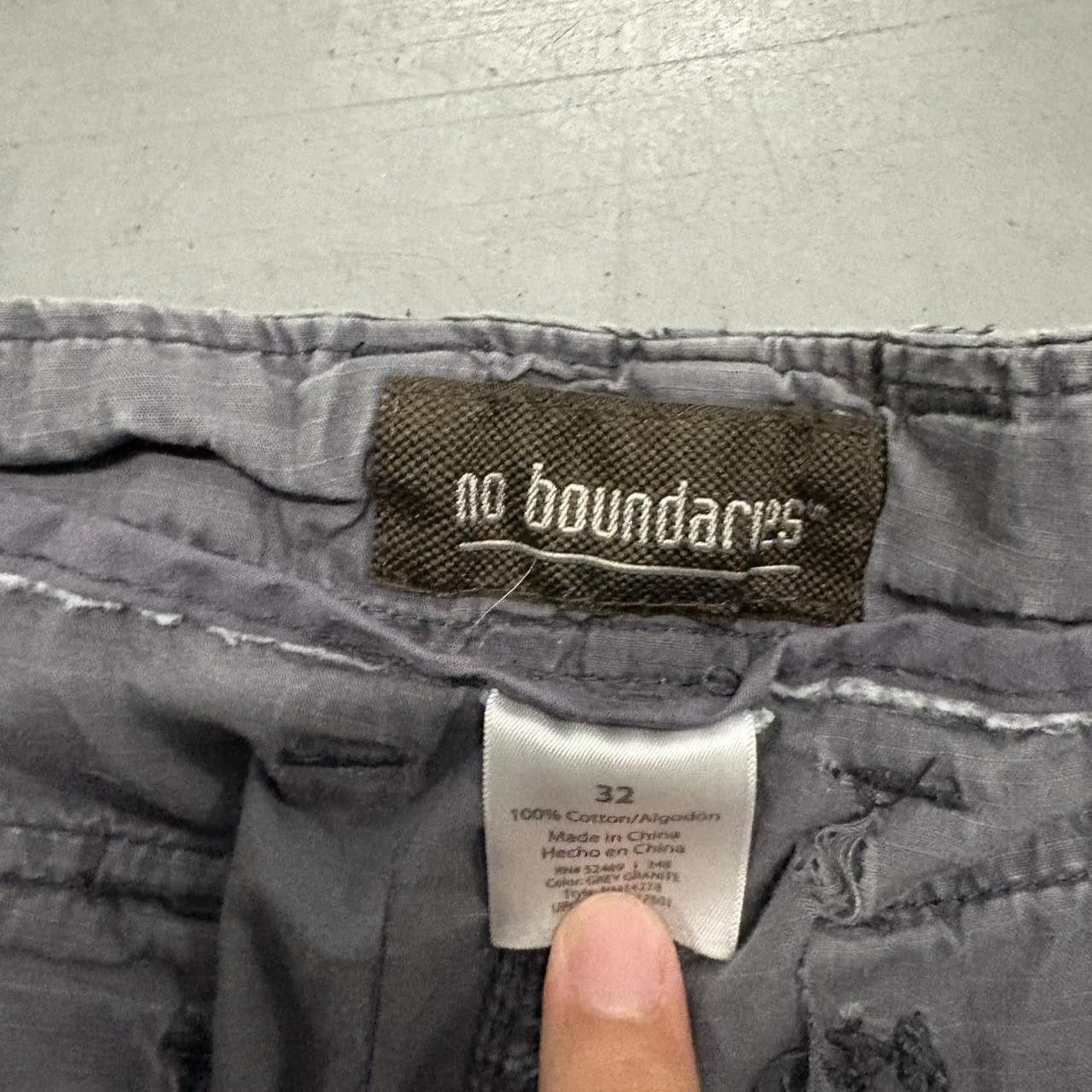 Vintage Crazy Vintage Y2K/2000s Grey Grunge Cargo Shorts! Size US 32 / EU 48 - 3 Thumbnail