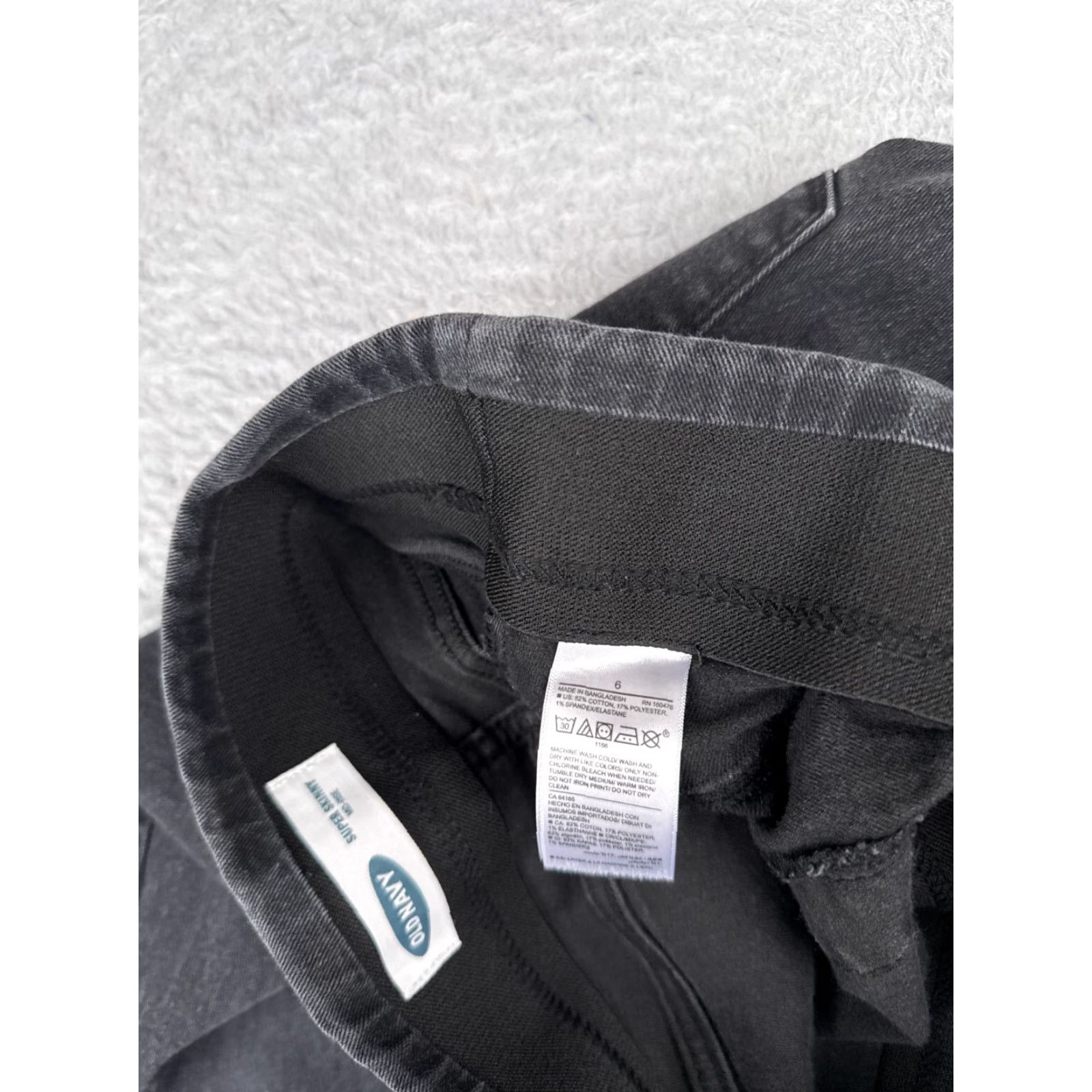 Old Navy Old Navy Jeans Womens 6 Black Denim Pull On Super Skinny Mid Rise Cotton 29x28 Size 28" / US 6 / IT 42 - 6 Thumbnail